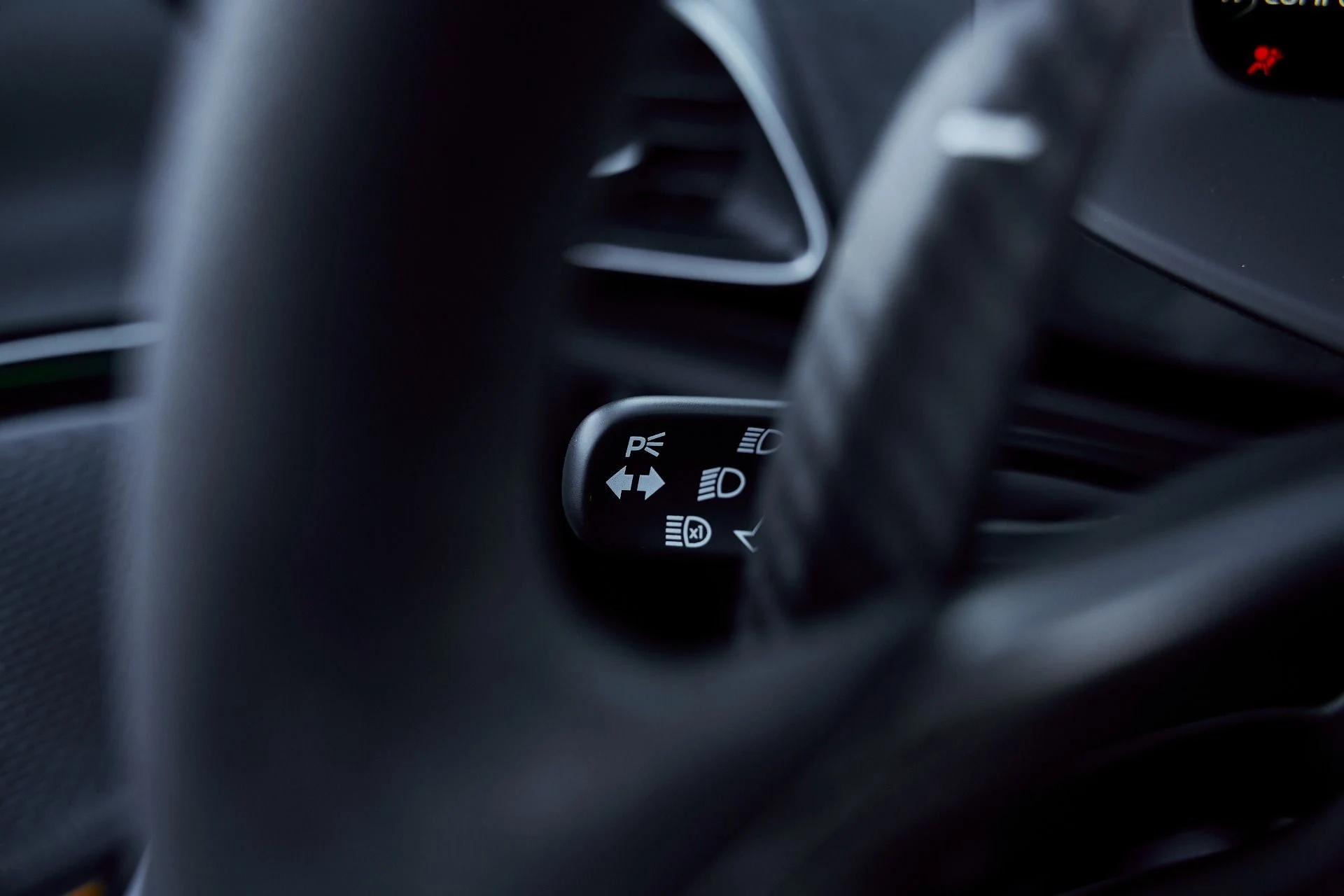 mph054_3457162803_Used_2025_Mc_Laren_Artura_Performance_1769481883_4787499e63