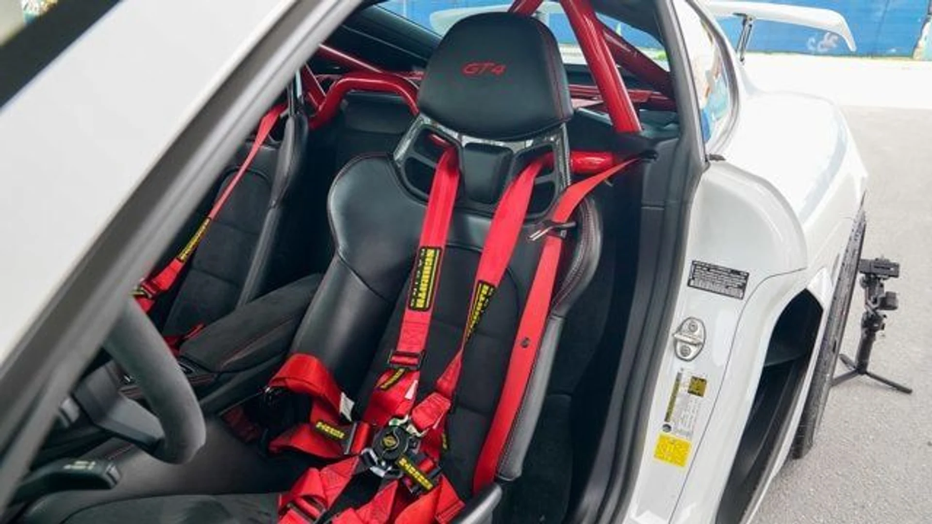 mph054_3473278416_used_2020_porsche_718_cayman_gt4coupe_14354_22875819_55_640_16d9e36205