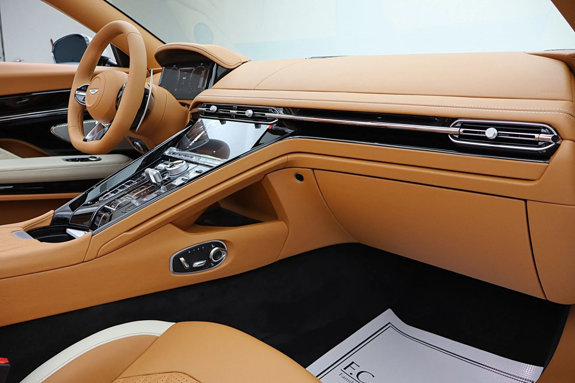 mph054_3483620197_New_2026_Aston_Martin_DB_12_Volante_2f08bc22c0