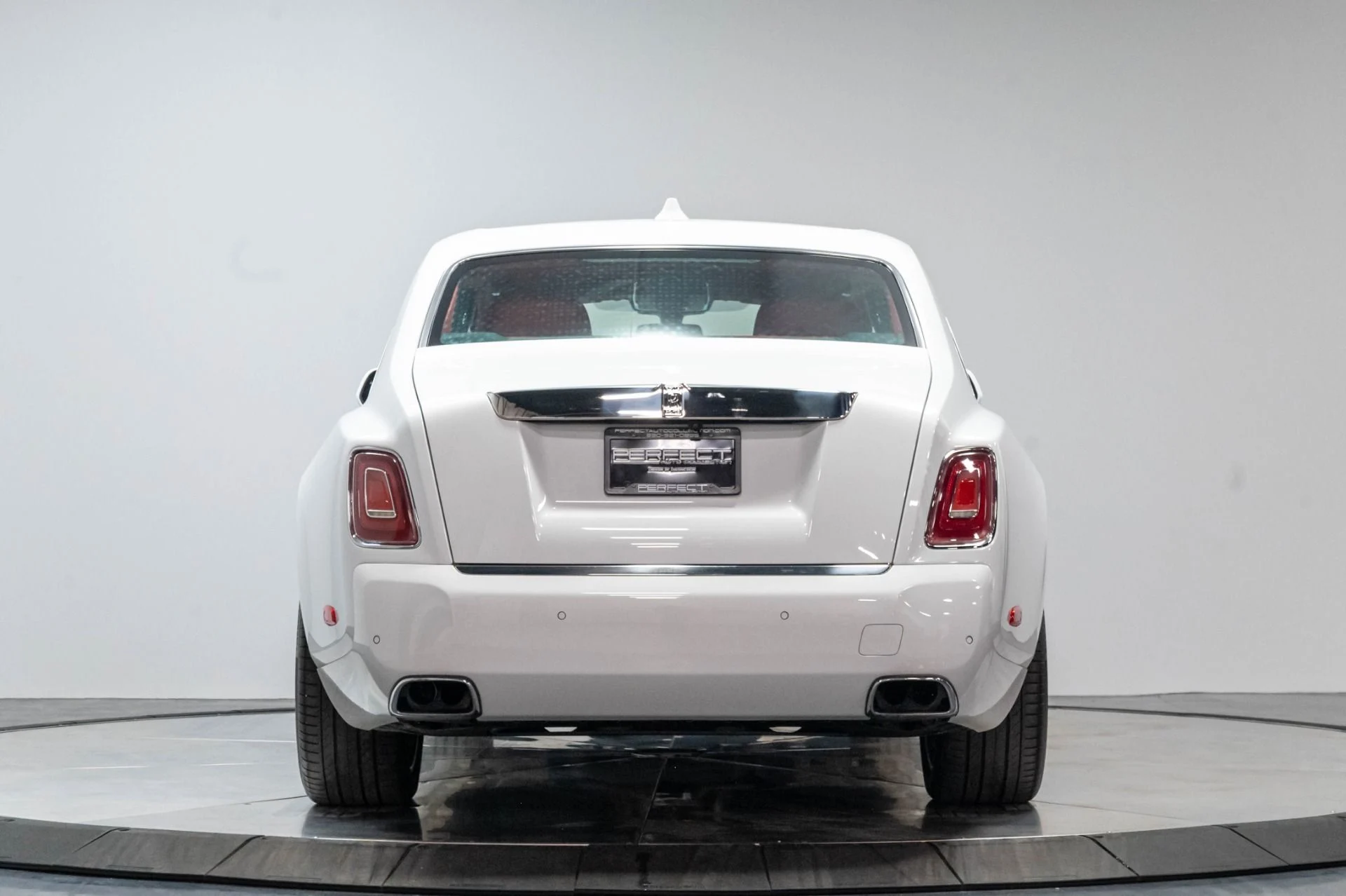 mph054_3500975959_Used_2019_Rolls_Royce_Phantom_1787168421_d0b6cdcac1