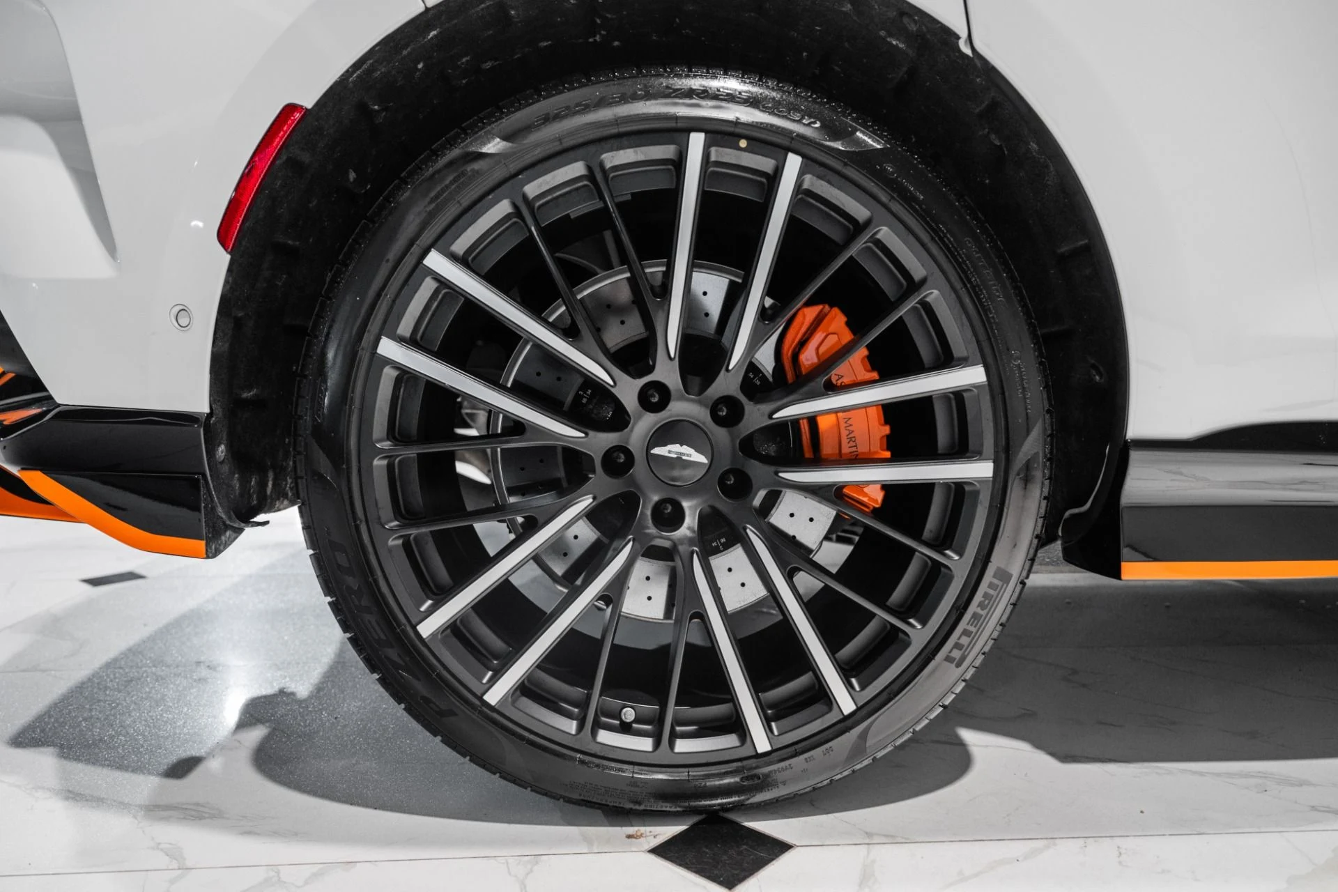 mph054_3514631314_Used_2023_Aston_Martin_DBX_707_1761749500_a0cc144565