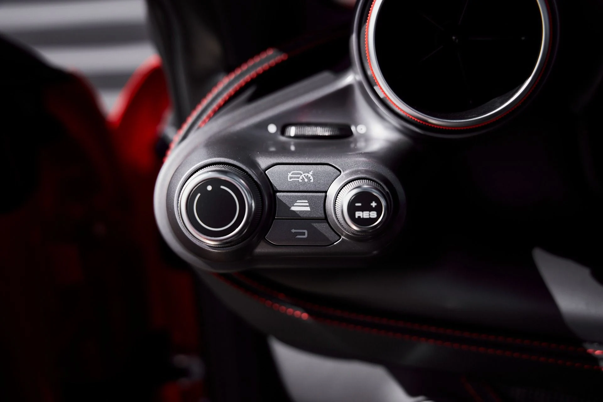 mph054_3521271884_Used_2022_Ferrari_F8_Spider_Base_1772506670_0195cd67e2