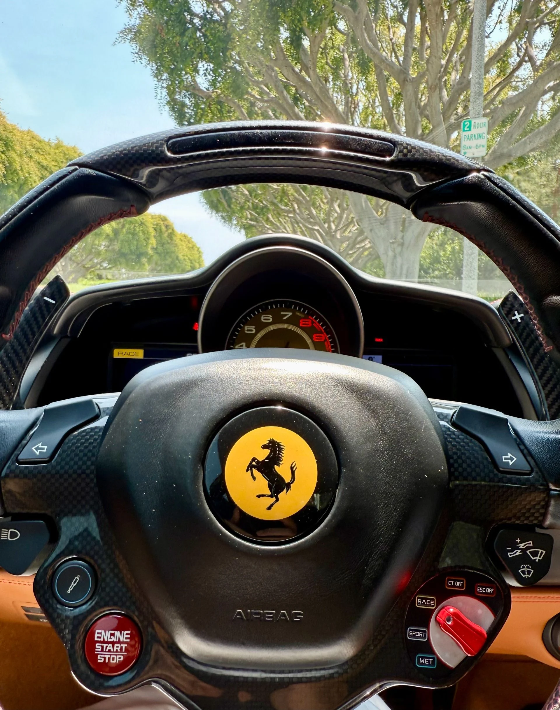 mph054_35315496_Used_2016_Ferrari_488_GTB_1757699344_85be938372