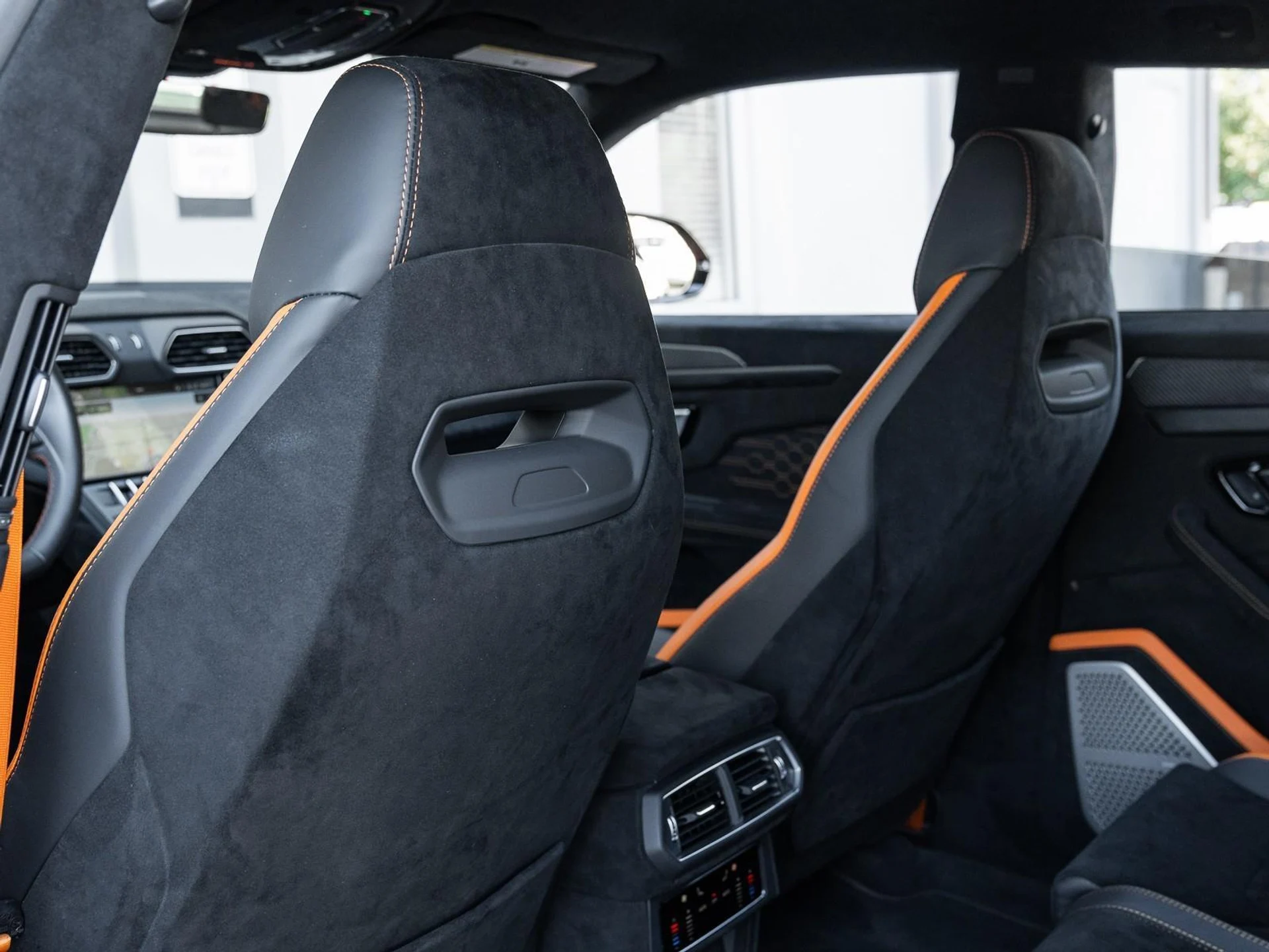 mph054_3534421391_Used_2023_Lamborghini_Urus_Performante_1769095147_8203bb53a7