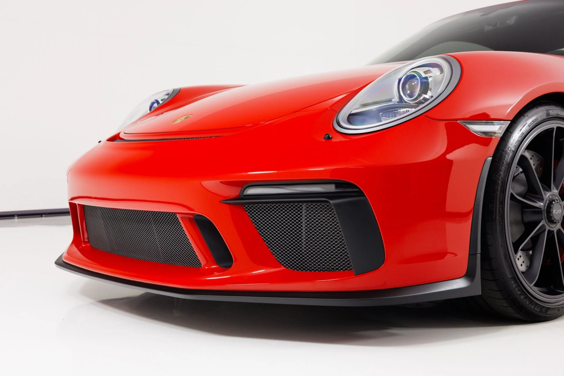 mph054_3534828325_Used_2018_Porsche_911_GT_3_1782237130_315373e1f5