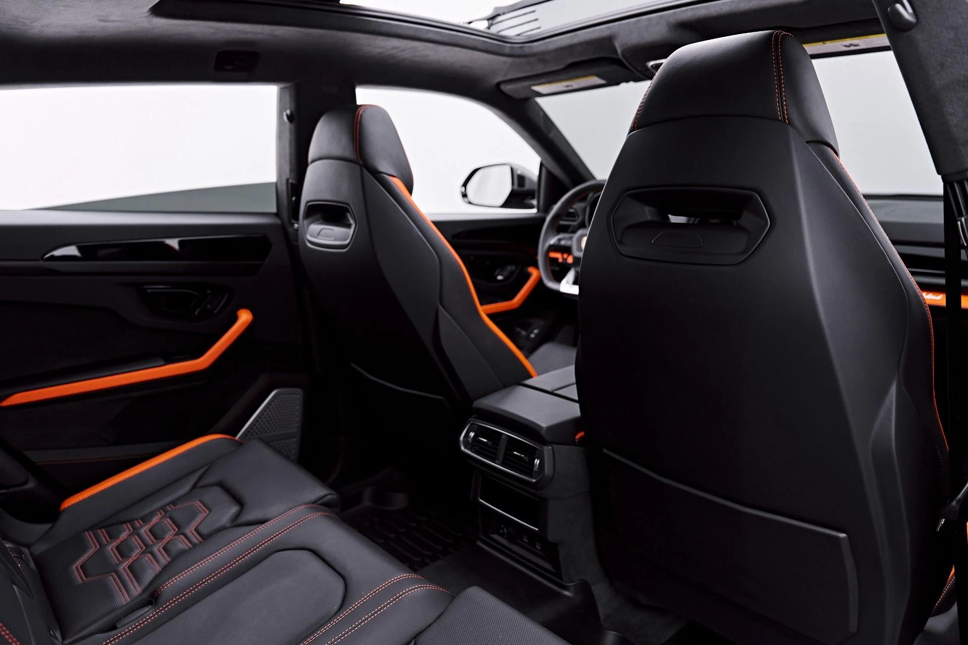 mph054_3553840243_Used_2025_Lamborghini_Urus_SE_1788282748_b47403a13a
