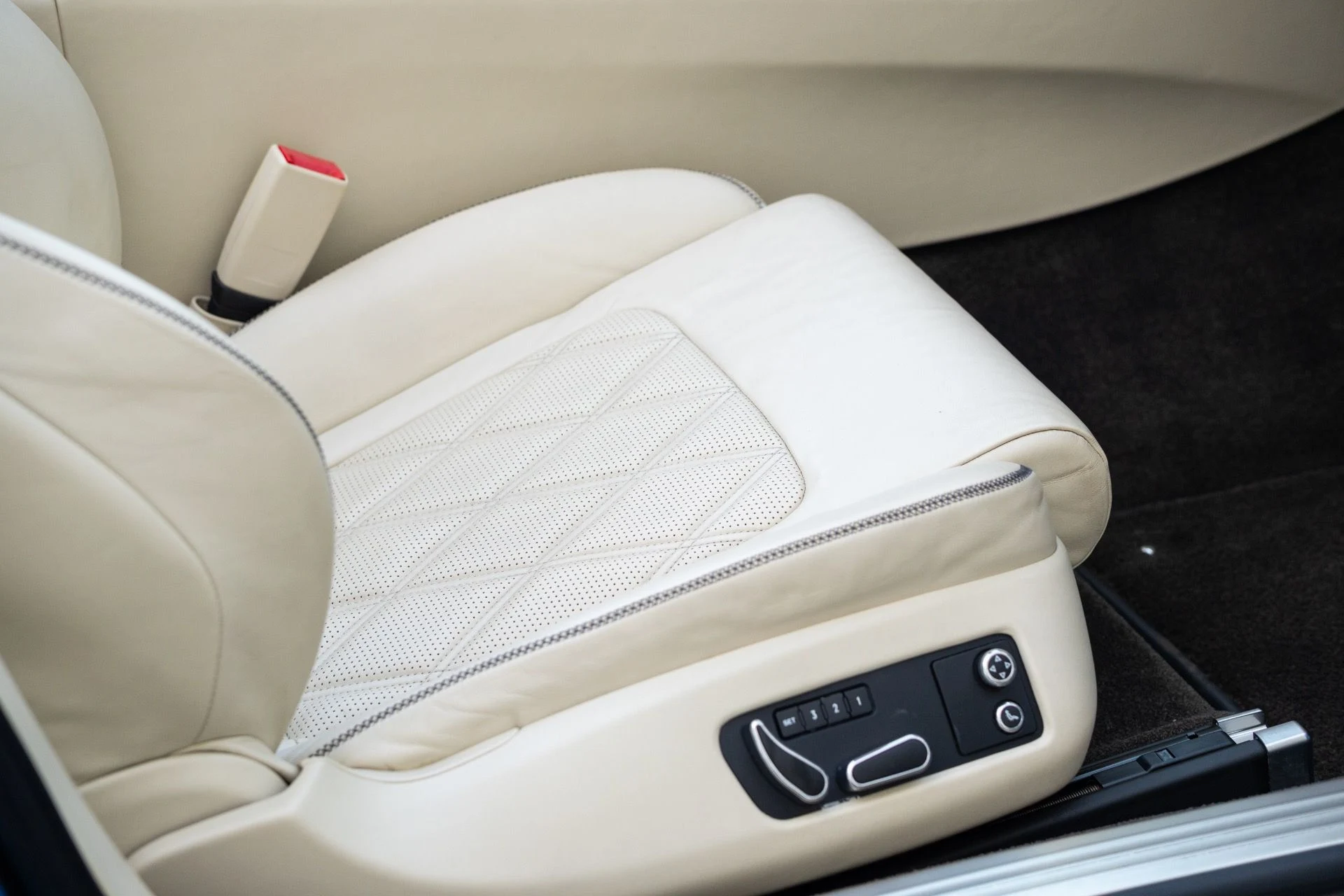 mph054_3558683611_Used_2015_Bentley_Continental_GT_V8_S_1769717310_ccdc849fce