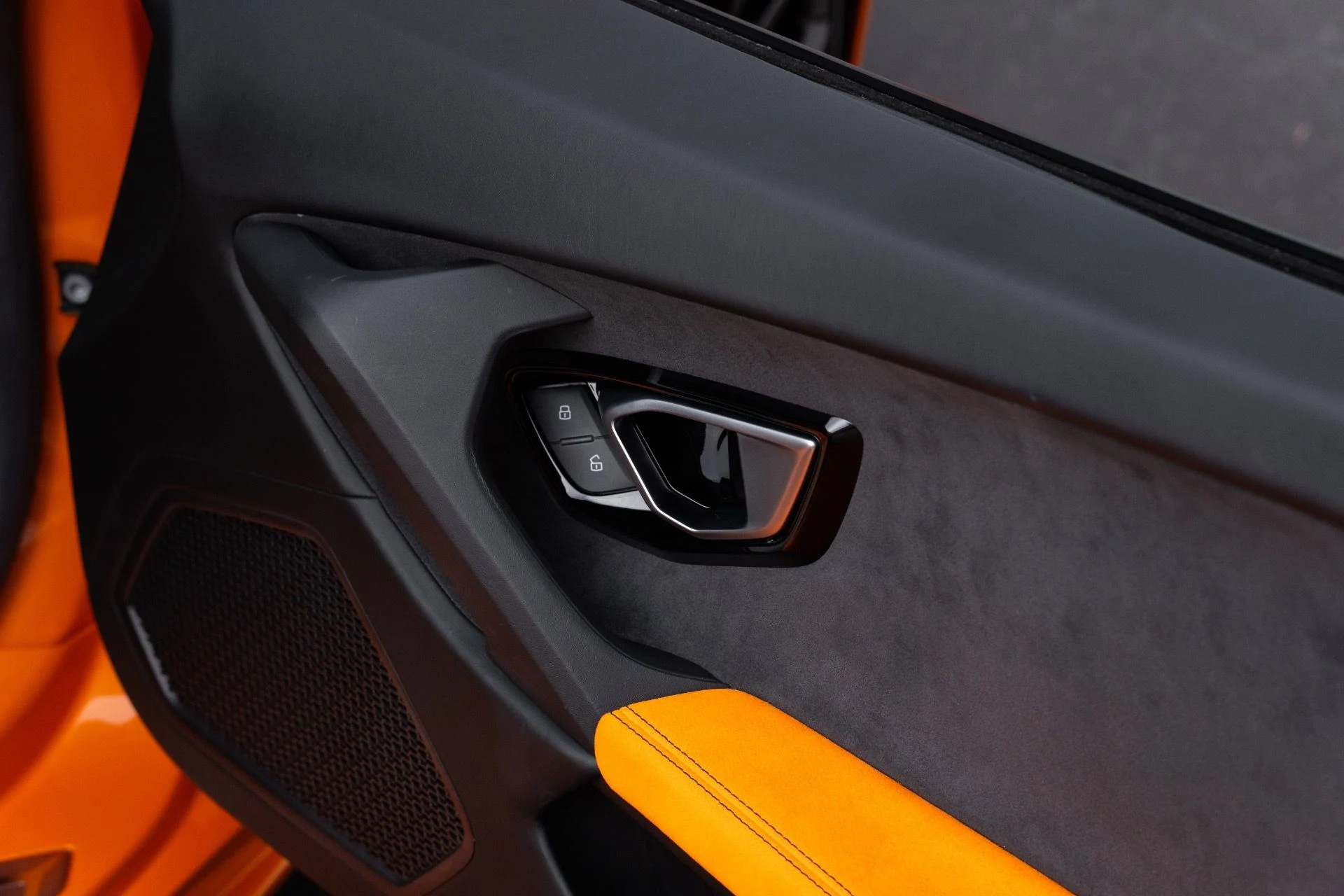 mph054_3566355999_Used_2016_Lamborghini_Huracan_LP_610_4_1780109643_1b59e3d64d