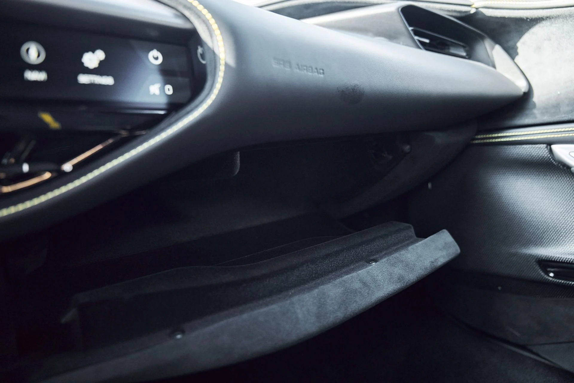 mph054_3582722599_Used_2023_Ferrari_SF_90_Stradale_1769909088_feb3e77533