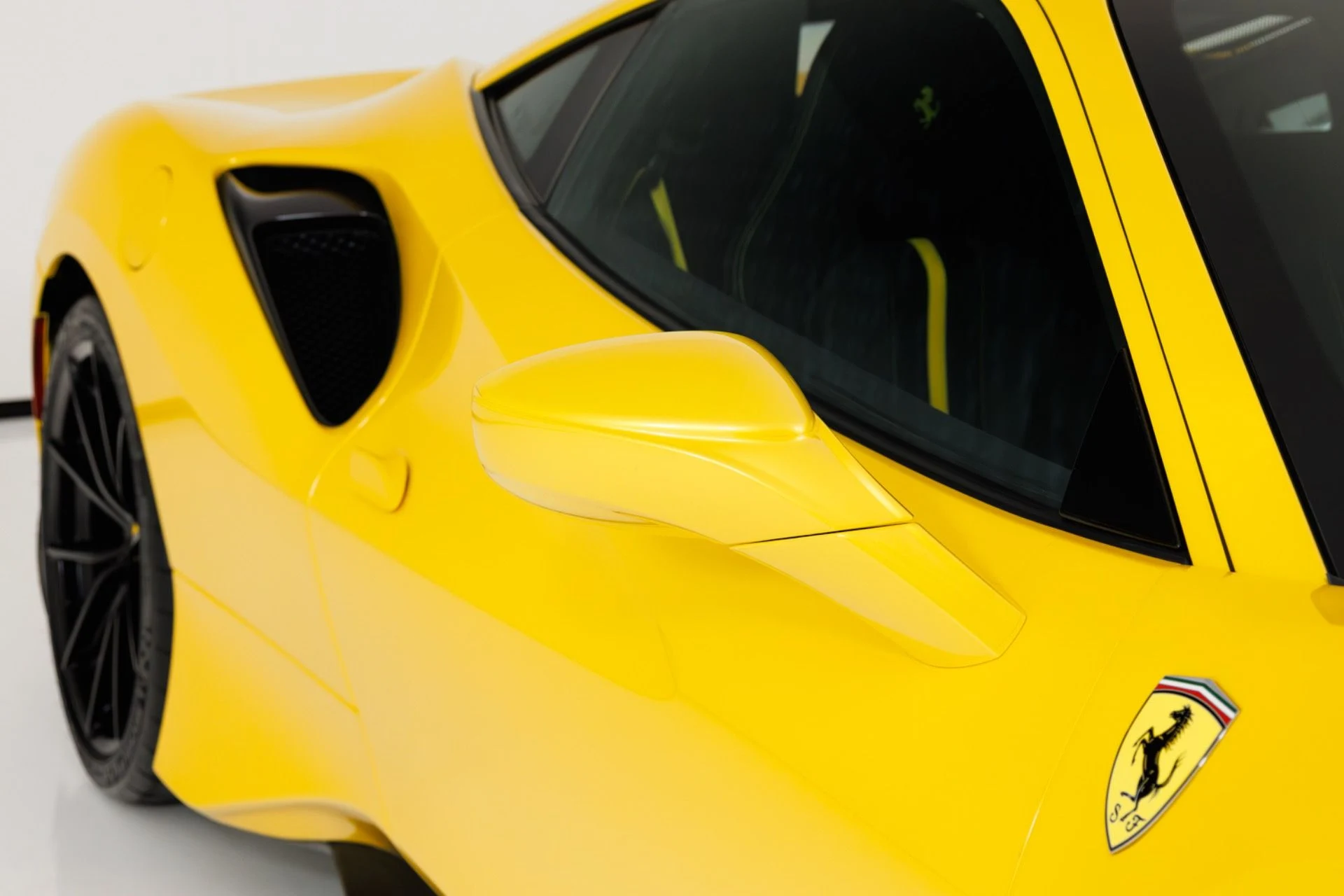 mph054_359389122_Used_2020_Ferrari_488_Pista_1773687206_2740dcbdf0