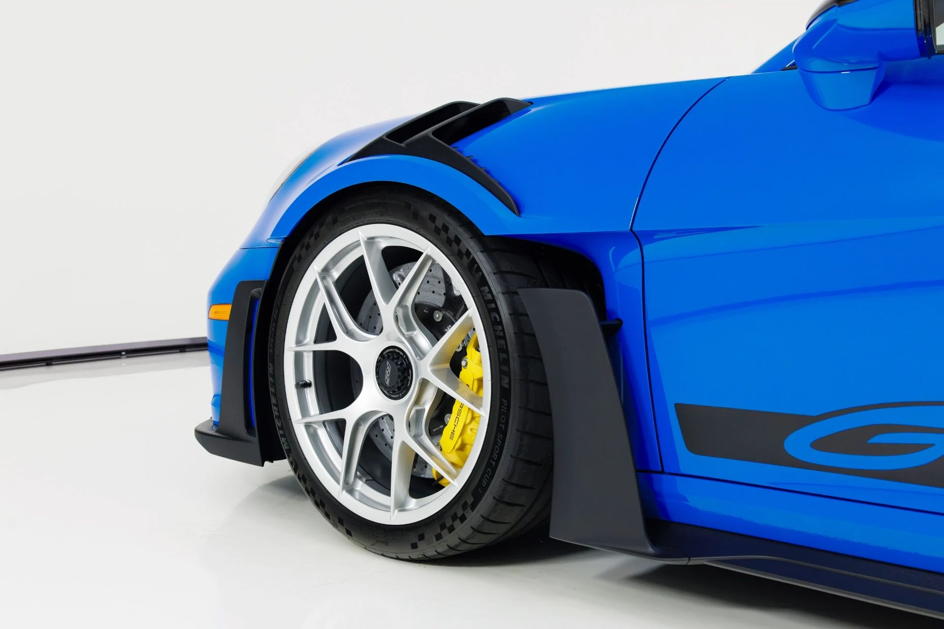 mph054_3626442322_Used_2024_Porsche_911_GT_3_RS_1771372599_a3dec3bfa9