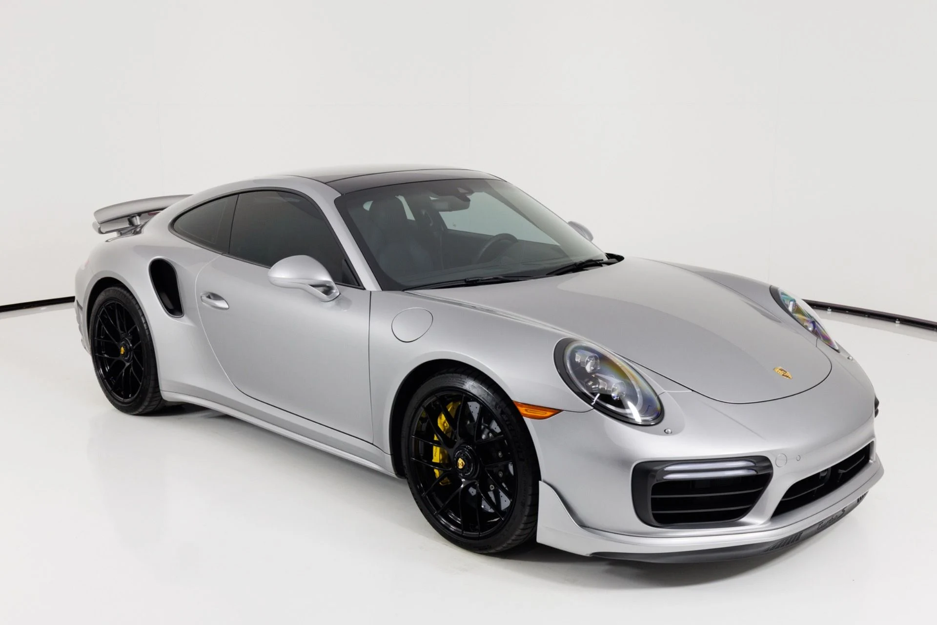 mph054_3628561336_Used_2017_Porsche_911_Turbo_S_1782938080_b43fc4fd41