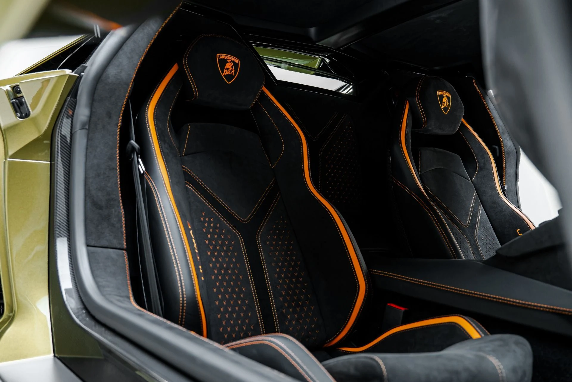 mph054_3630141572_Used_2022_Lamborghini_Aventador_LP_780_4_Ultimae_1792689505_3d51c18978