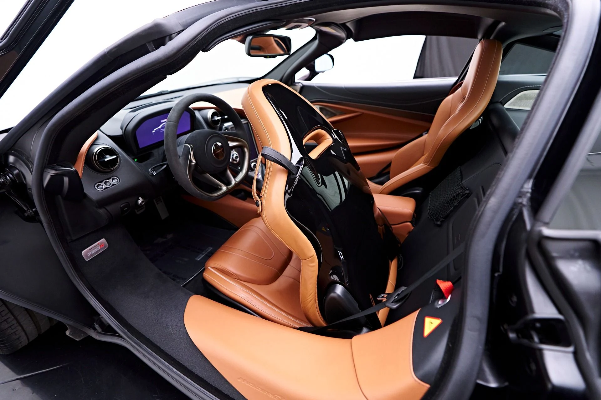 mph054_3636191432_Used_2018_Mc_Laren_720_S_Luxury_1748890176_259ace9196