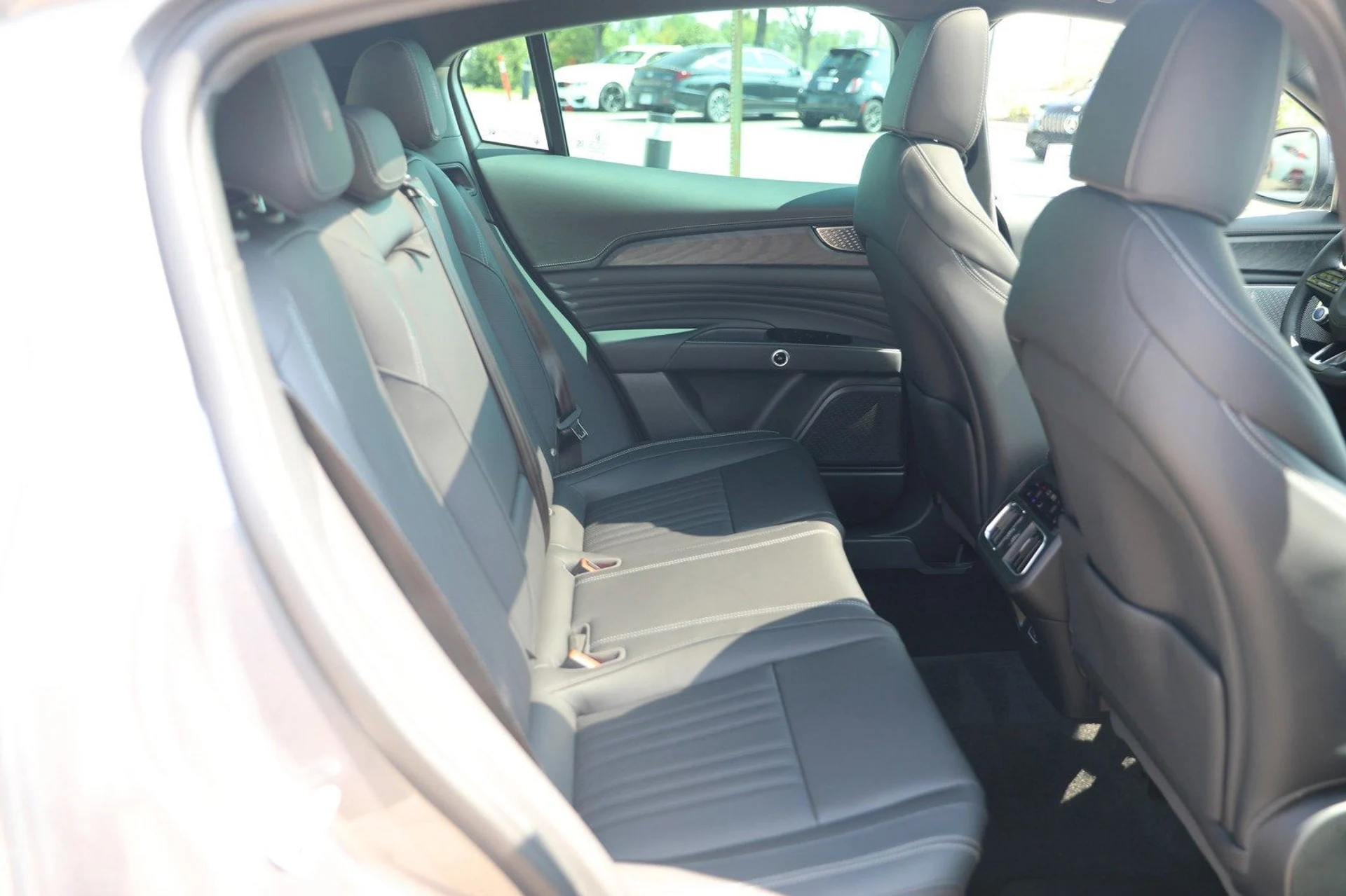 mph054_3650111521_1bee69802bd3409aa6d918f3cca8f9a3_5d90afb136