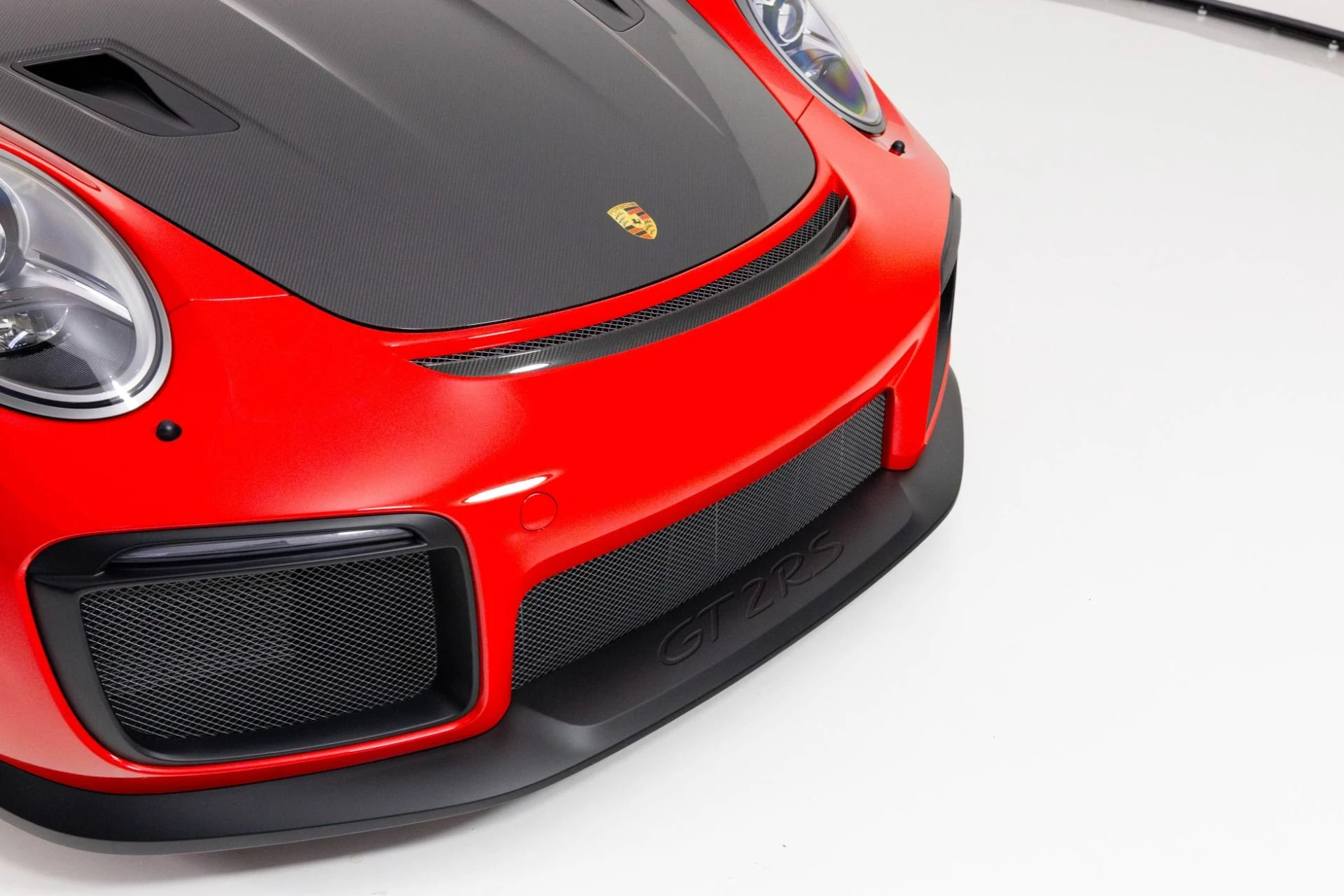 mph054_3661651638_Used_2019_Porsche_911_GT_2_RS_1761868499_8c2c9e102a