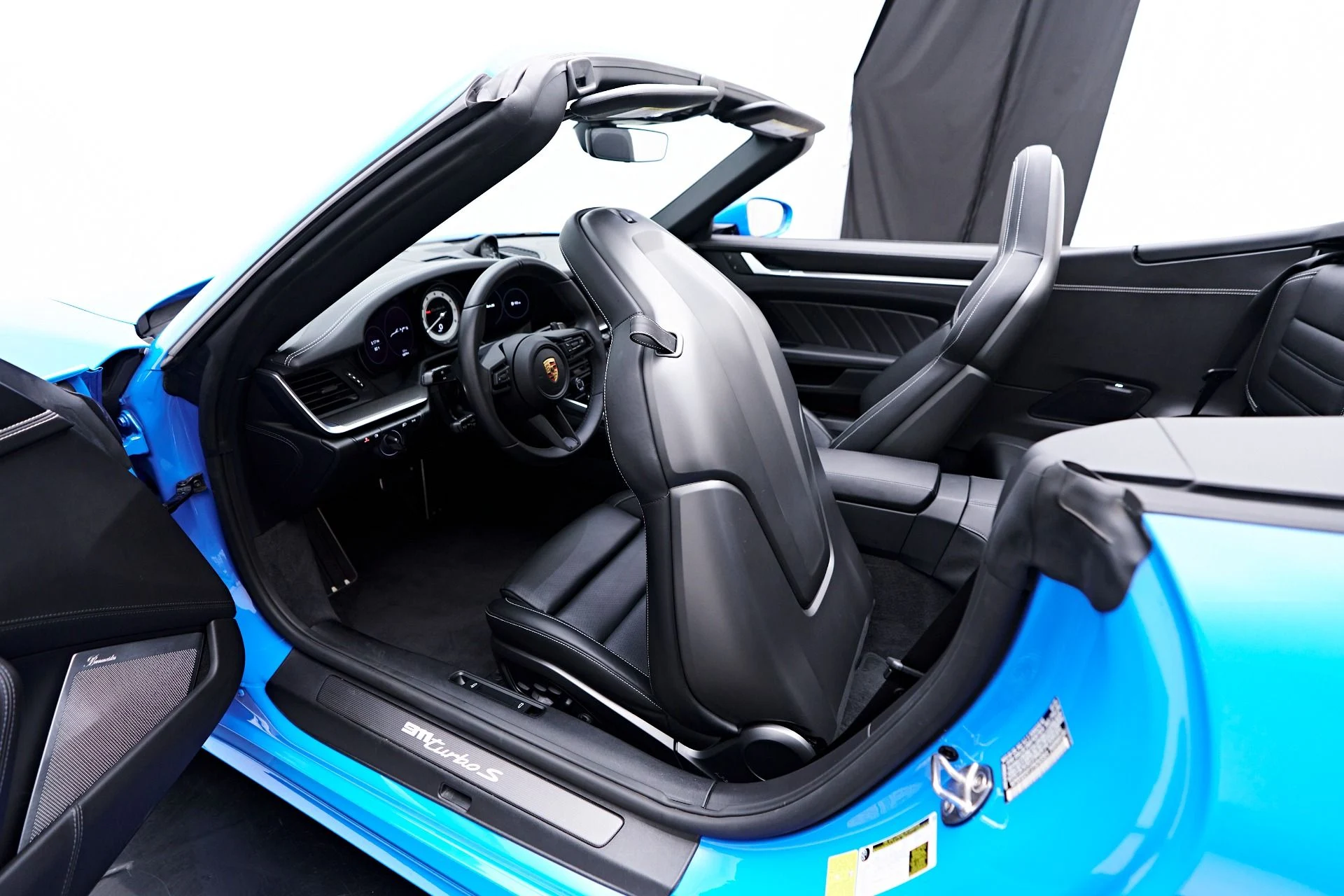 mph054_3713240302_Used_2023_Porsche_911_Turbo_S_1755219386_b34a216cb2