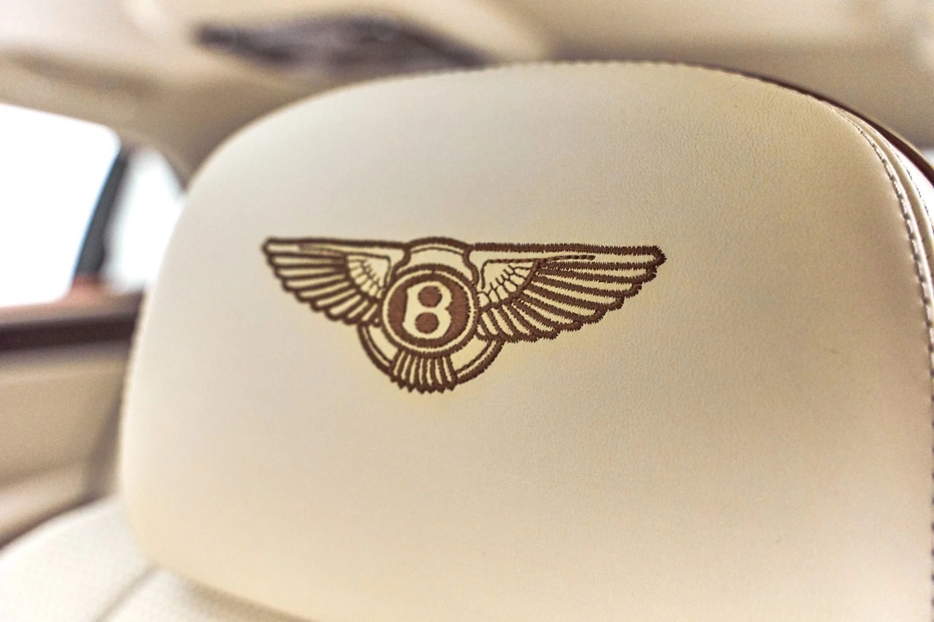 mph054_375323593_Used_2015_Bentley_Flying_Spur_V8_1615575197_2f75a43279