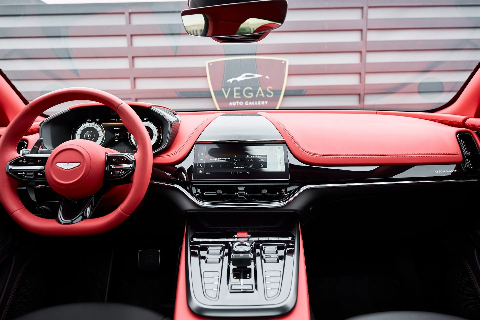 mph054_3755017581_Used_2025_Aston_Martin_DBX_707_1766785390_078a30e3e9