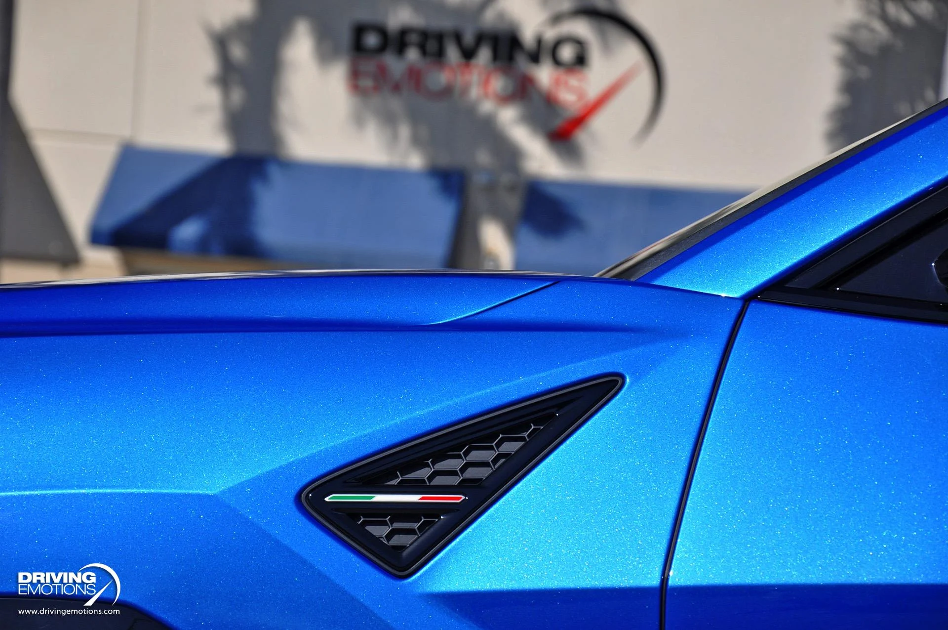 mph054_375890594_801_p55_l_c666af1717