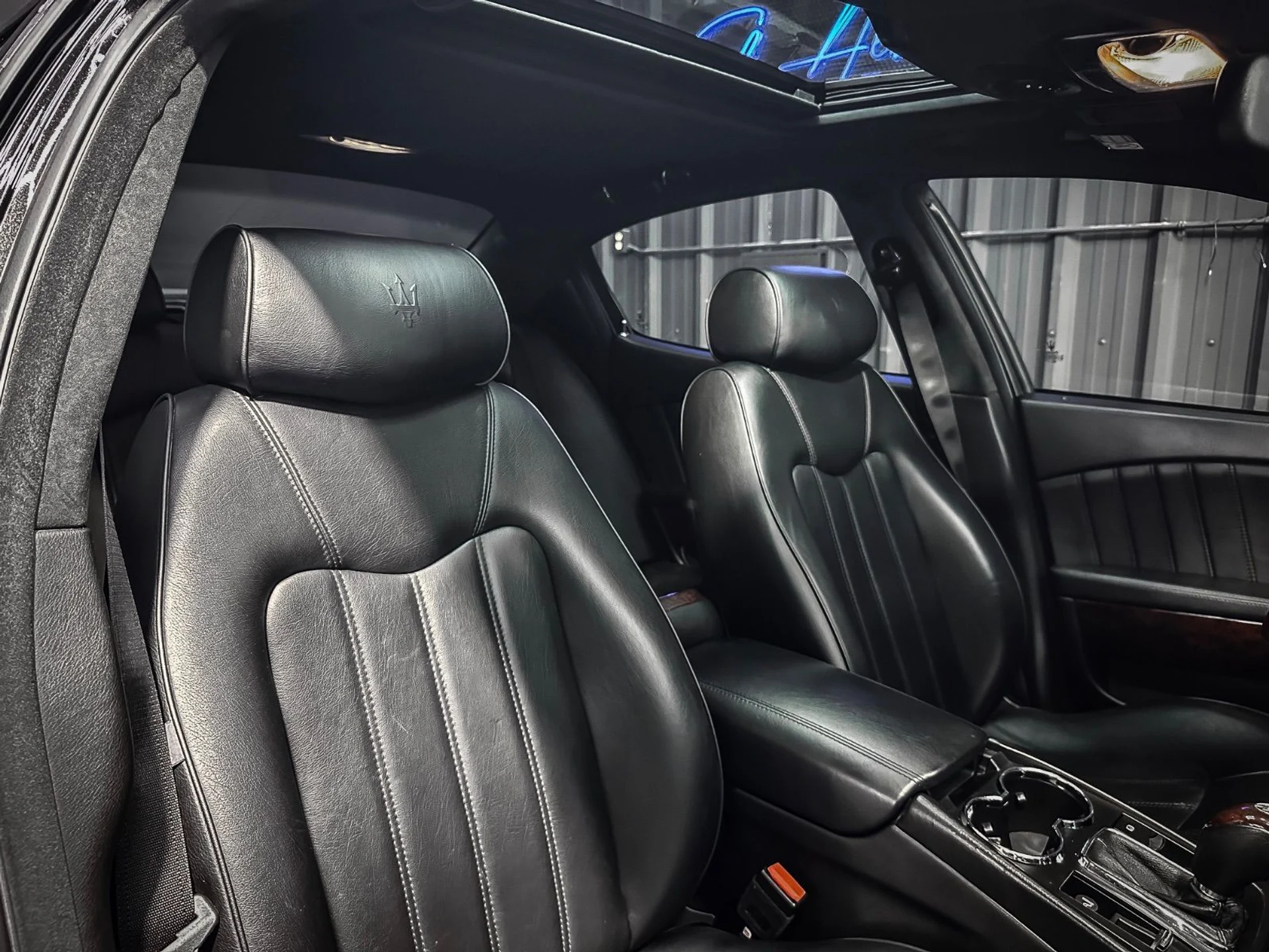 mph054_378404834_36879351_07417_2011_maserati_quattroporte_065_b626a2410f
