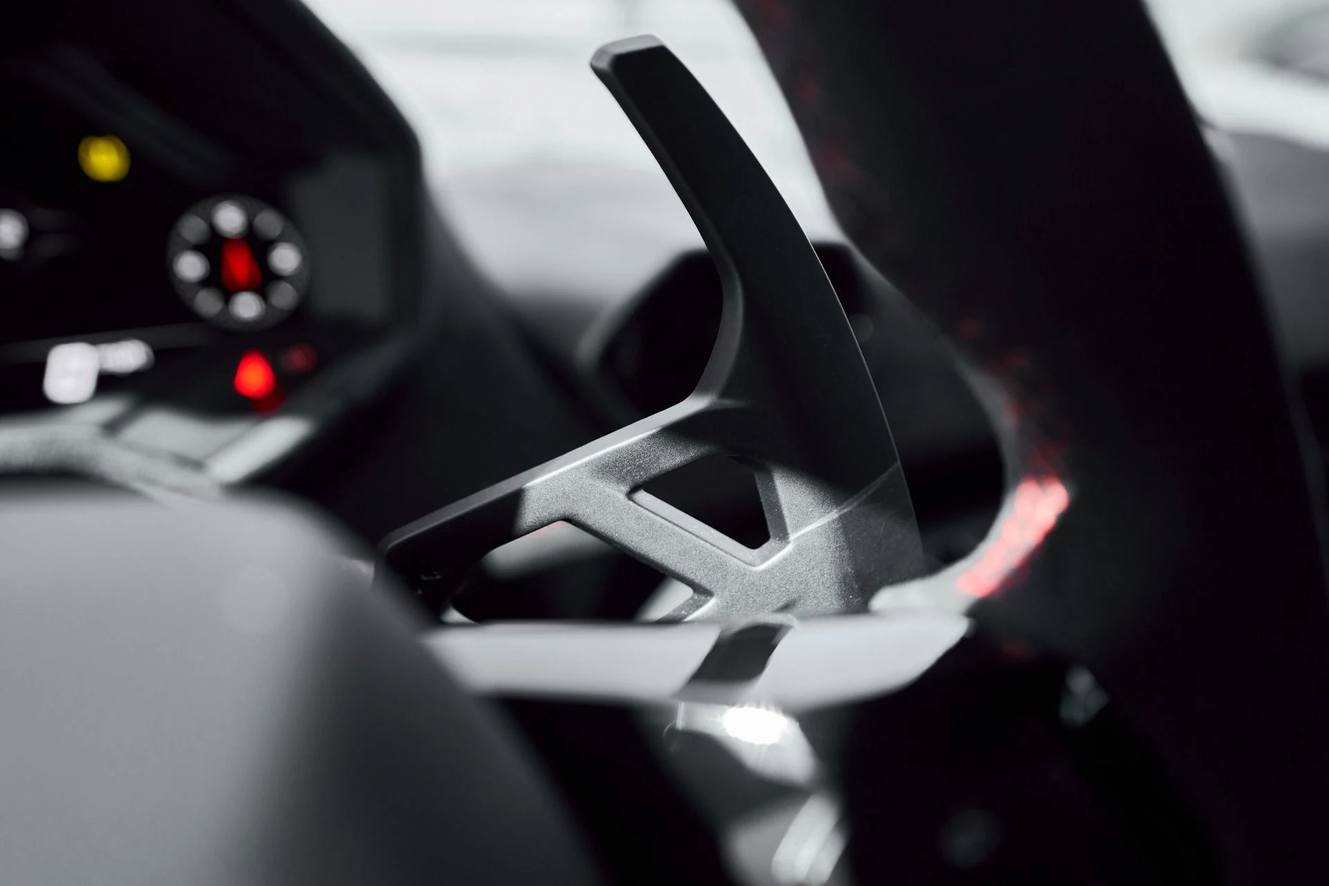 mph054_3792534589_Used_2023_Lamborghini_Huracan_Base_1764123644_d7fd06d0f1