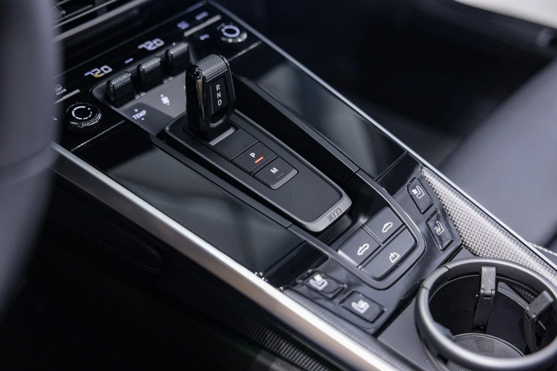 mph054_38118410_nw_38086f5930