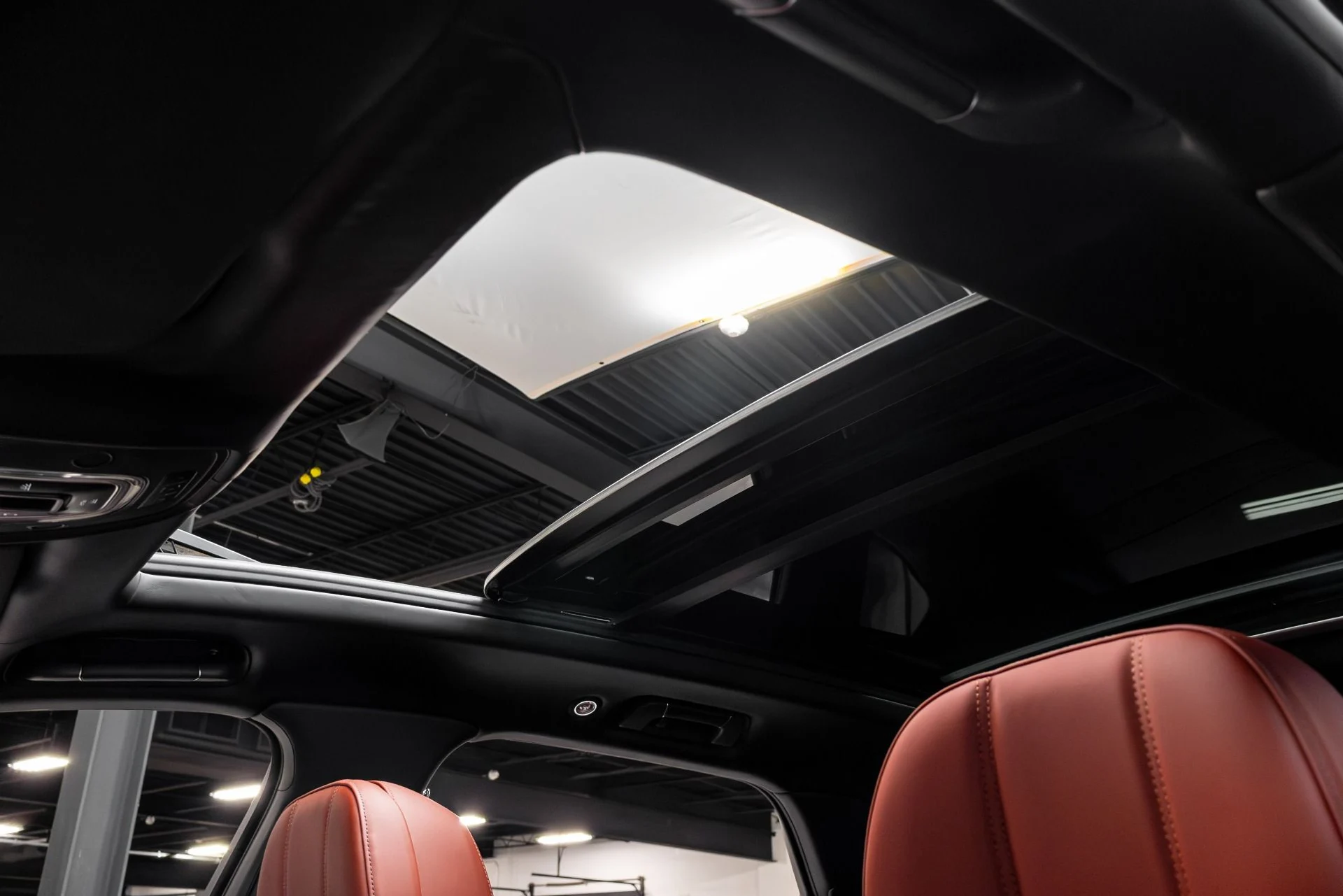 mph054_382444096_Used_2017_Bentley_Bentayga_W12_1763489562_4cff972e3f