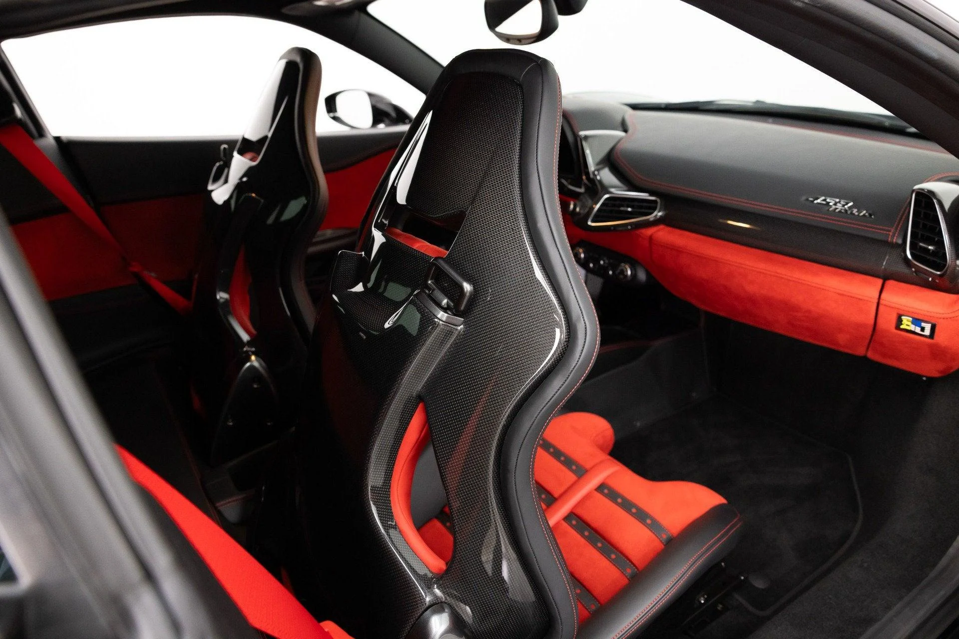 mph054_3836683521_Used_2015_Ferrari_458_Italia_1784296504_58c9e54f52