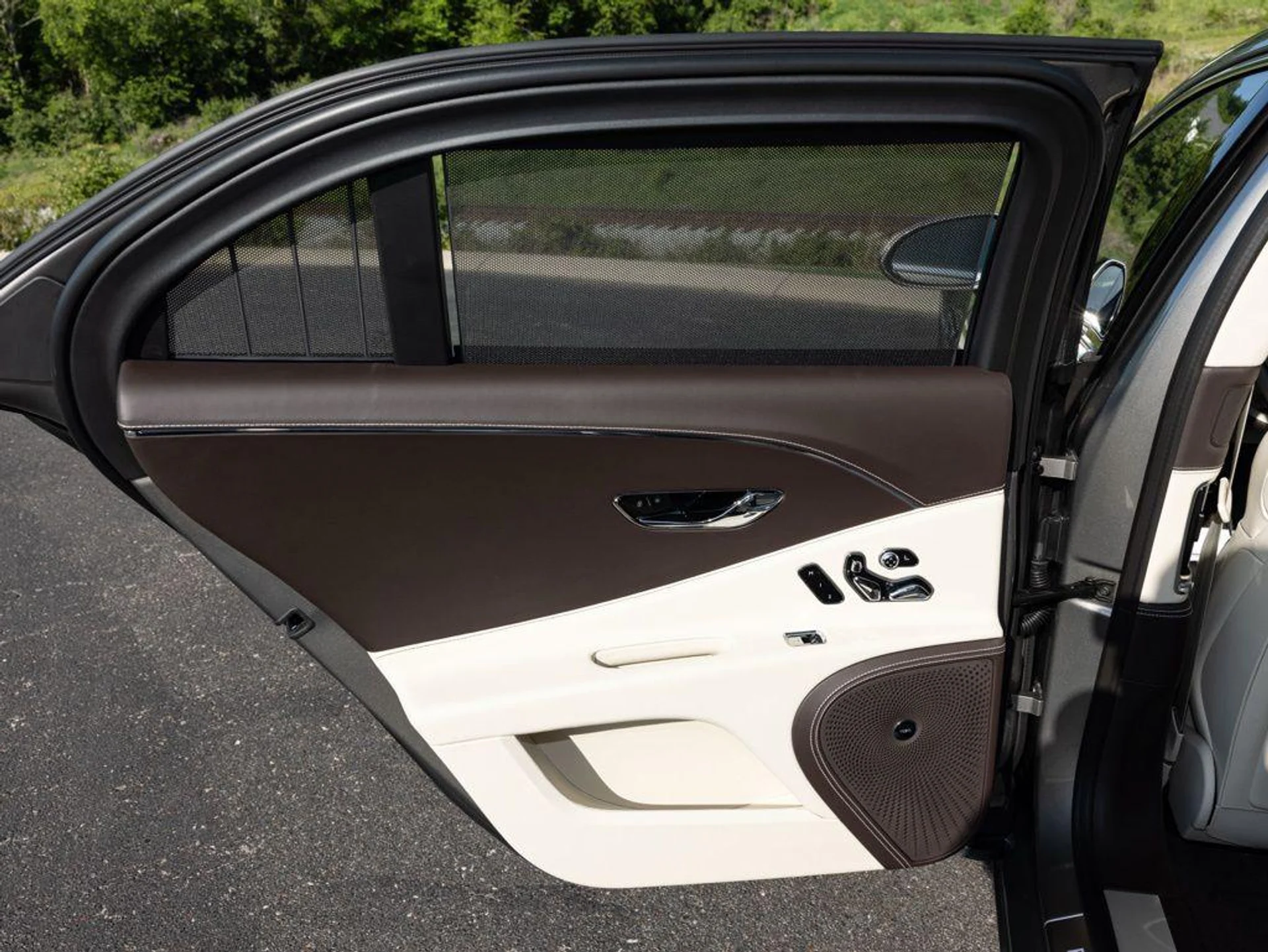 mph054_3848667770_514426019_69ea40eca250cd82d00a2456_213248d255