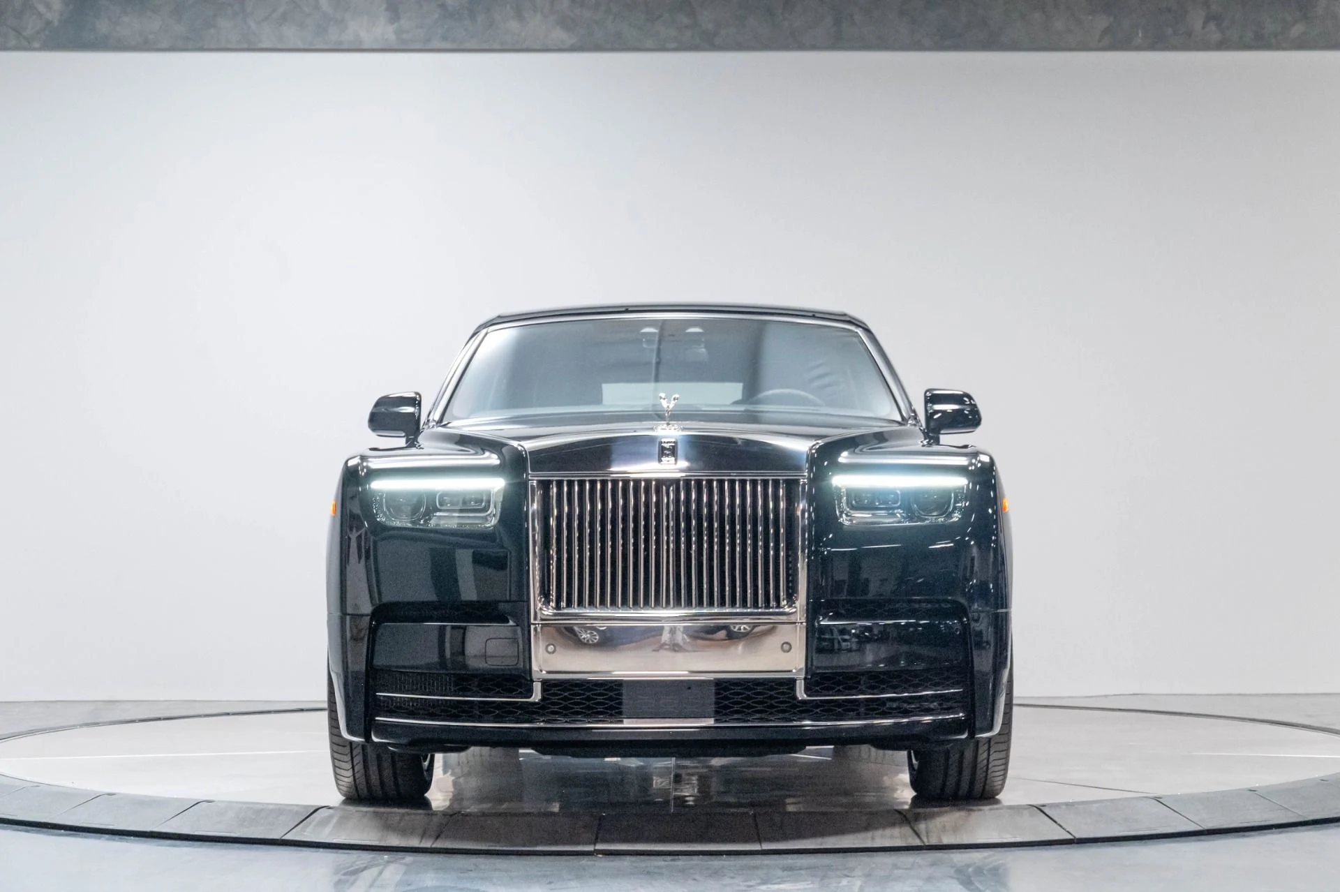 mph054_385167380_Used_2024_Rolls_Royce_Phantom_1786998210_1110eeedcf
