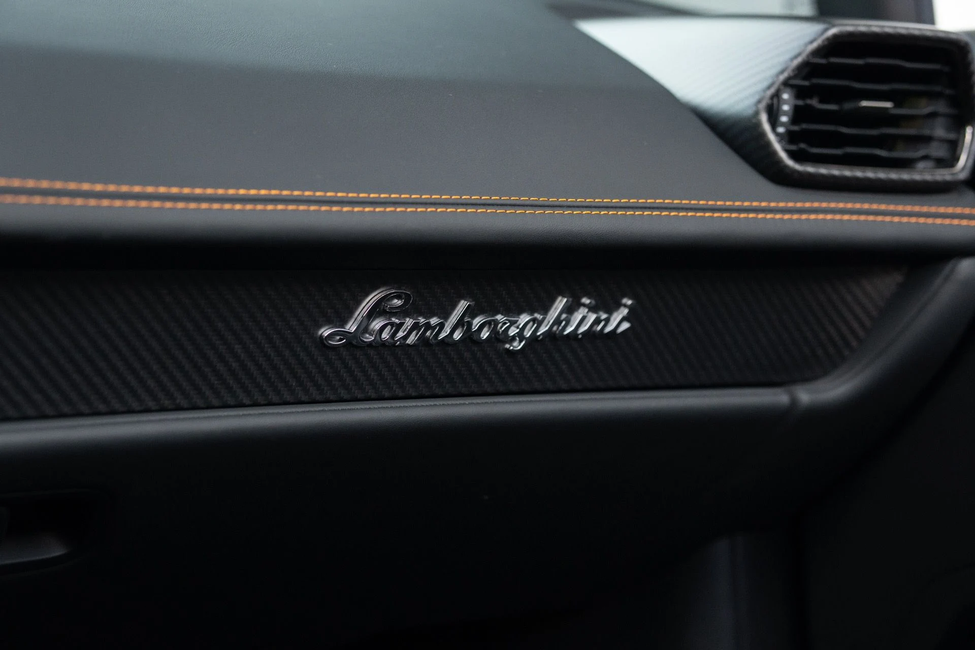 mph054_3865620777_Used_2023_Lamborghini_Huracan_EVO_Spyder_1763055563_227d1f506a