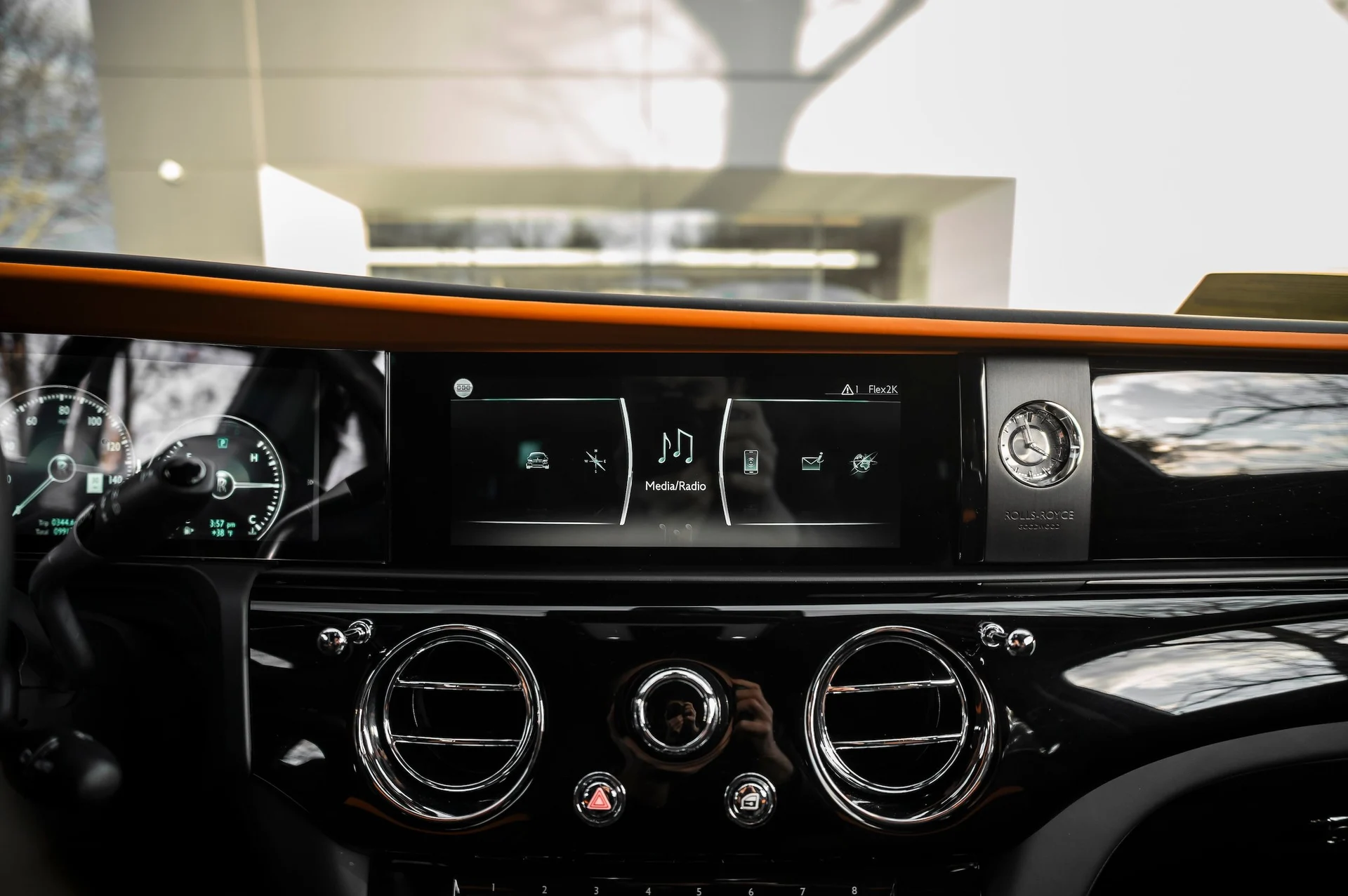 mph054_3872533693_d108fd2a0a654ebea220e824a0b56c5d_694f106eff