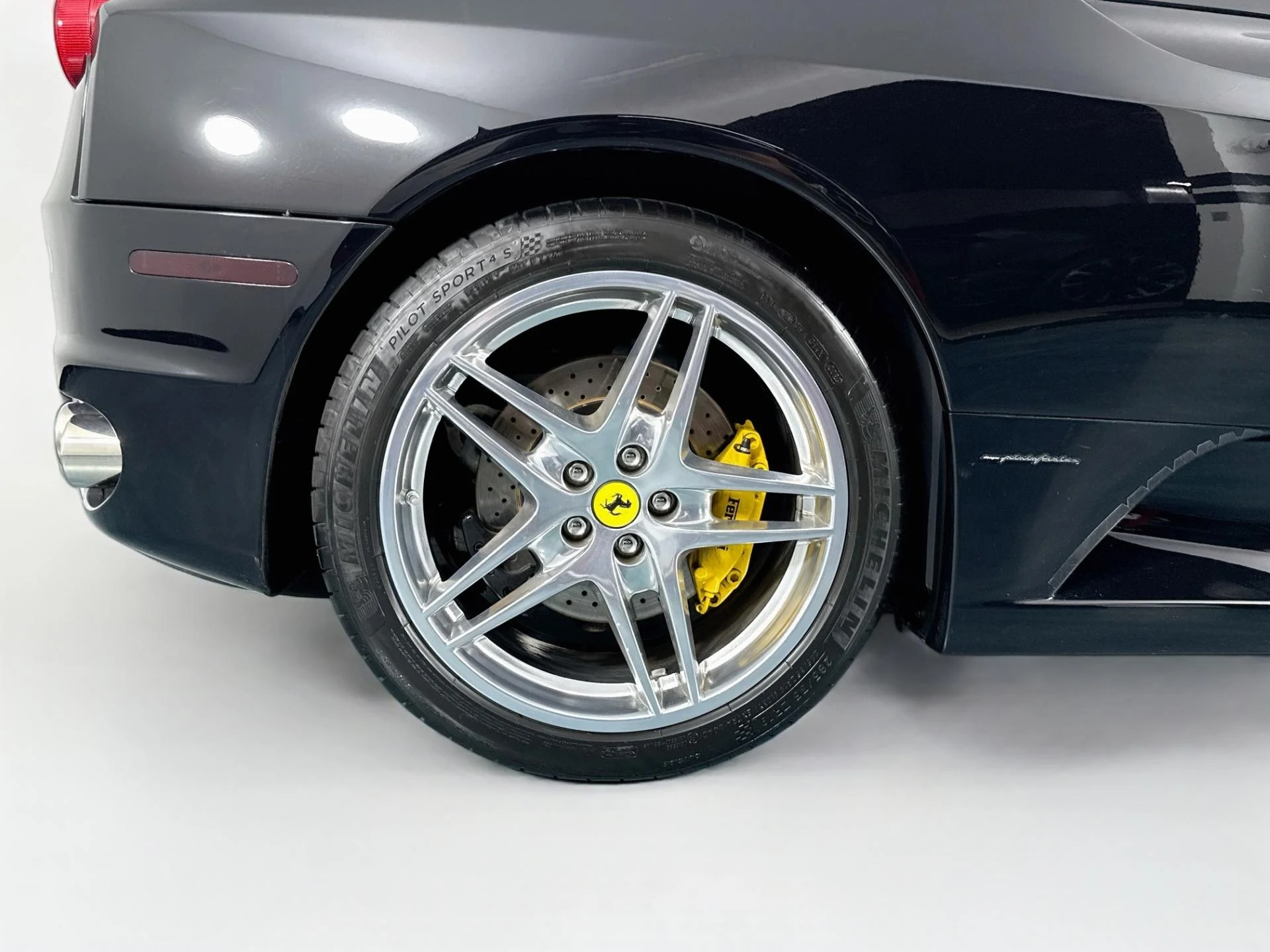 mph054_38952009_Used_2007_Ferrari_F430_F1_Spider_1786408567_5b83ff39c2
