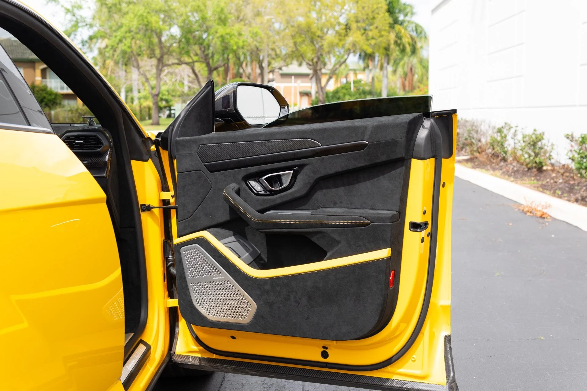 mph054_3900090751_Used_2024_Lamborghini_Urus_Performante_1773952171_b58d40b13e