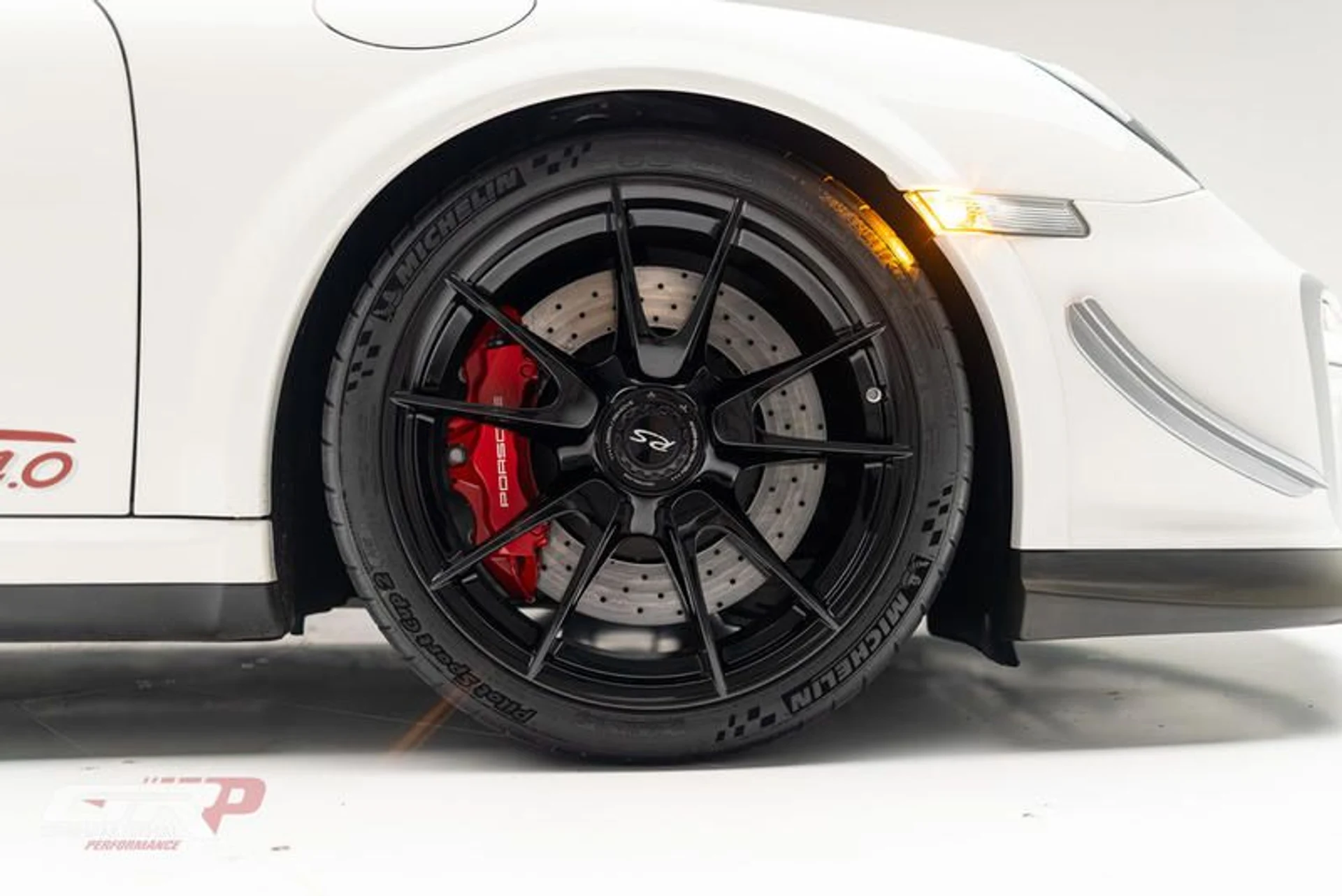 mph054_3902426501_E699_D013_496_C_4_F6_C_A792_0_BC_8_EF_9_B15_B4_995255556d