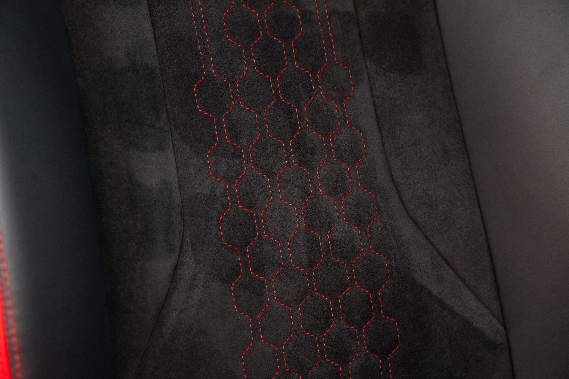 mph054_3909922352_Used_2023_Lamborghini_Urus_S_1771018680_318983d38e