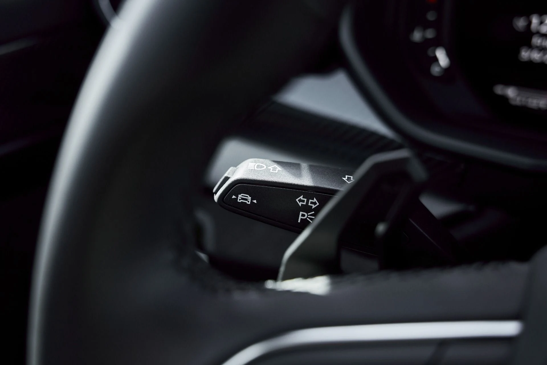 mph054_3921035935_Used_2021_Lamborghini_Urus_Pearl_Capsule_1772843548_ff5bf2f510