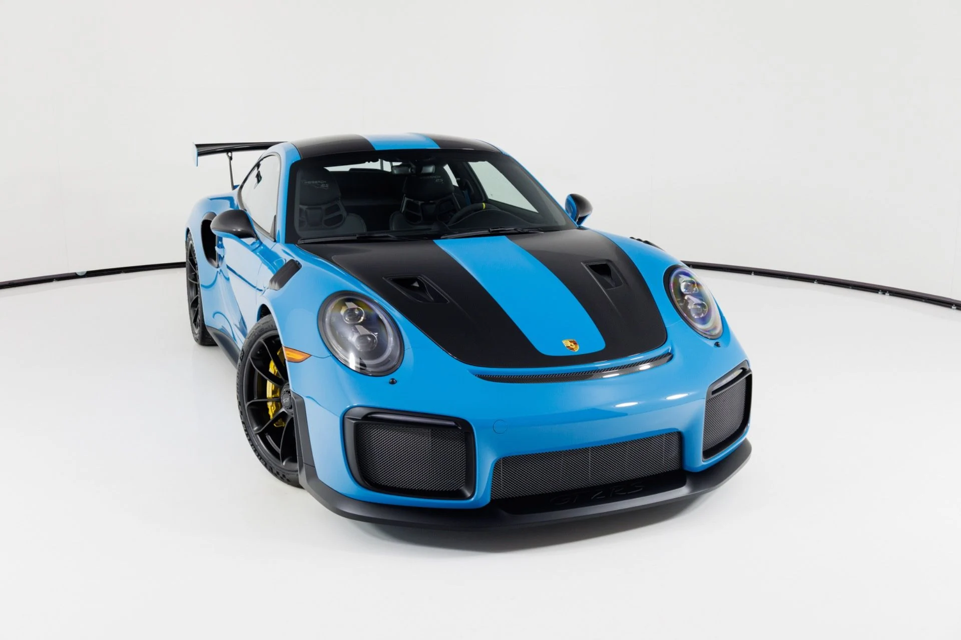 mph054_3963889185_Used_2019_Porsche_911_GT_2_RS_1792013918_68584afb86