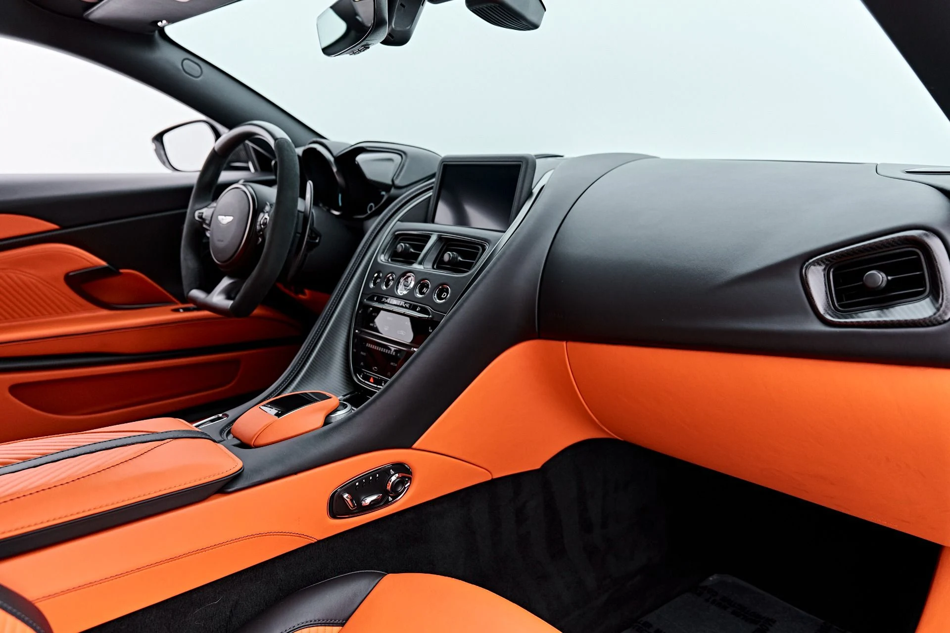 mph054_3991672716_Used_2023_Aston_Martin_DBS_Ultimate_1787789467_7564118503