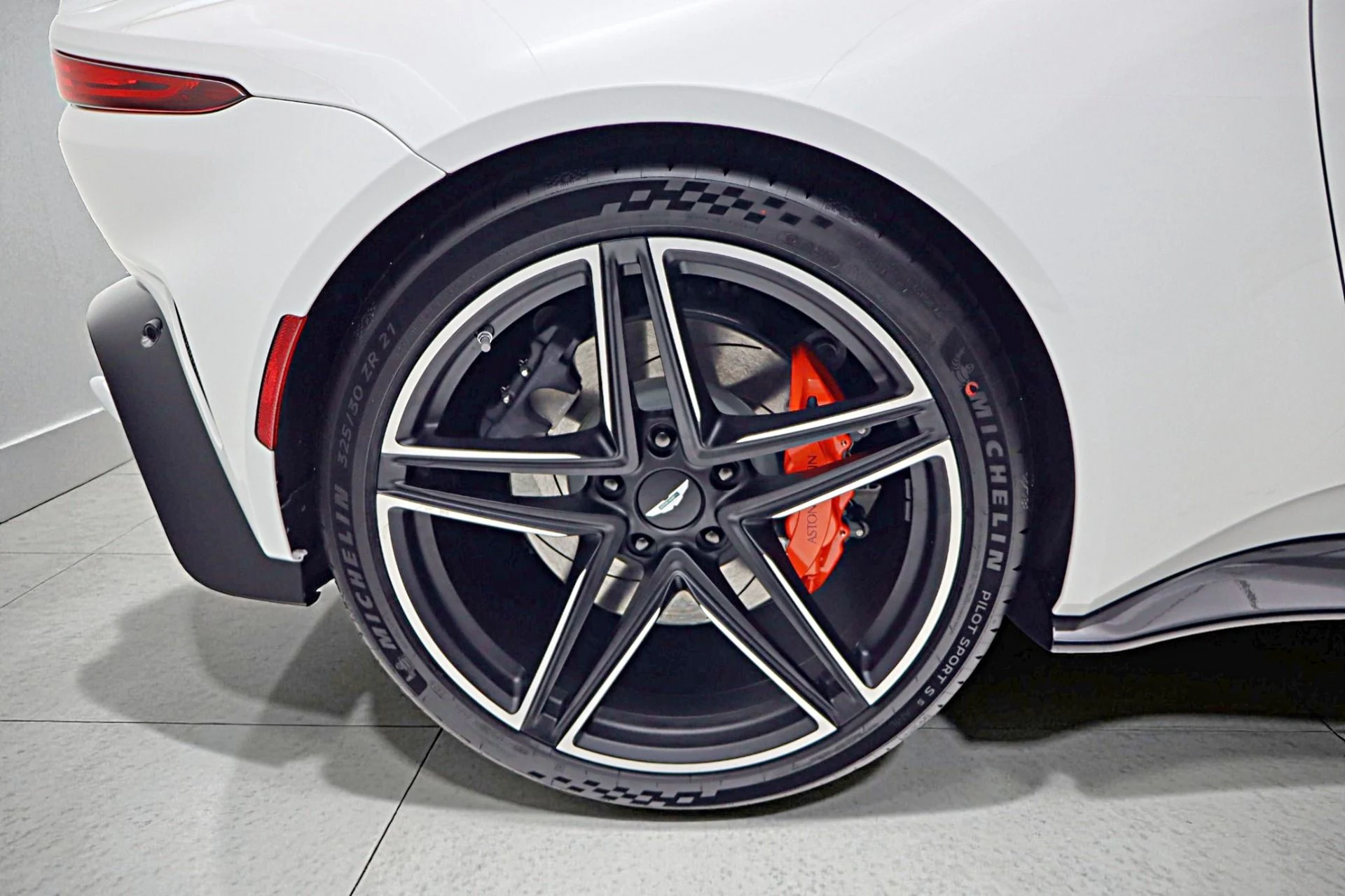 mph054_4009330060_New_2026_Aston_Martin_Vantage_Roadster_f788539d5d