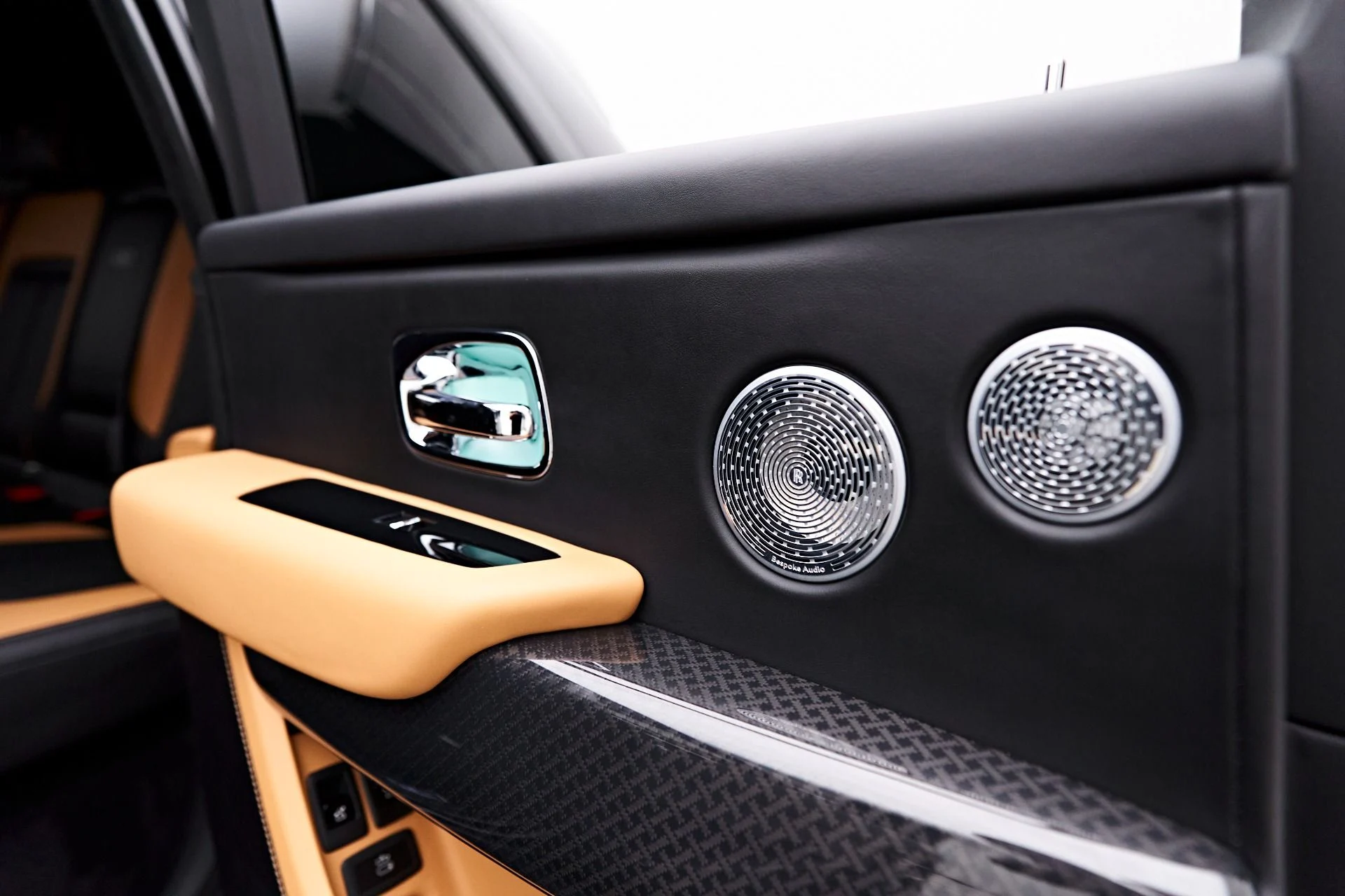 mph054_4012835813_Used_2022_Rolls_Royce_Cullinan_Base_1679686724_582ed6808d