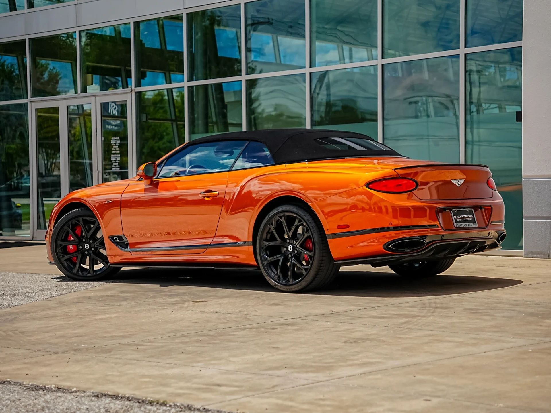 mph054_4014927522_Hi_Tech_Luxury_Imports_LLC_SCBDT_4_ZG_2_PC_008421_image_54_ca685bb56a