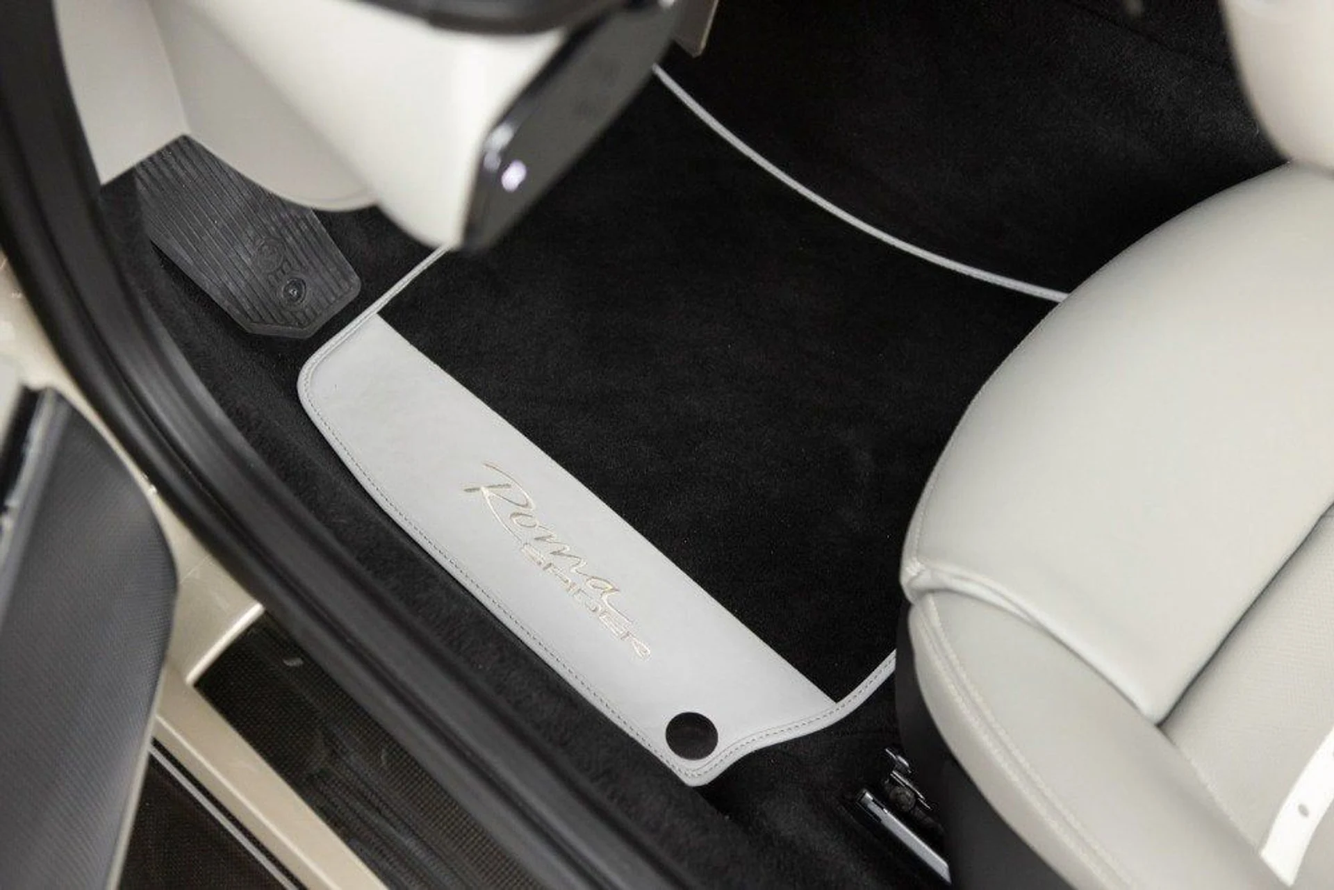 mph054_4018111762_e48ed6f08bc94bccb55af45b4173e294_2e85152051