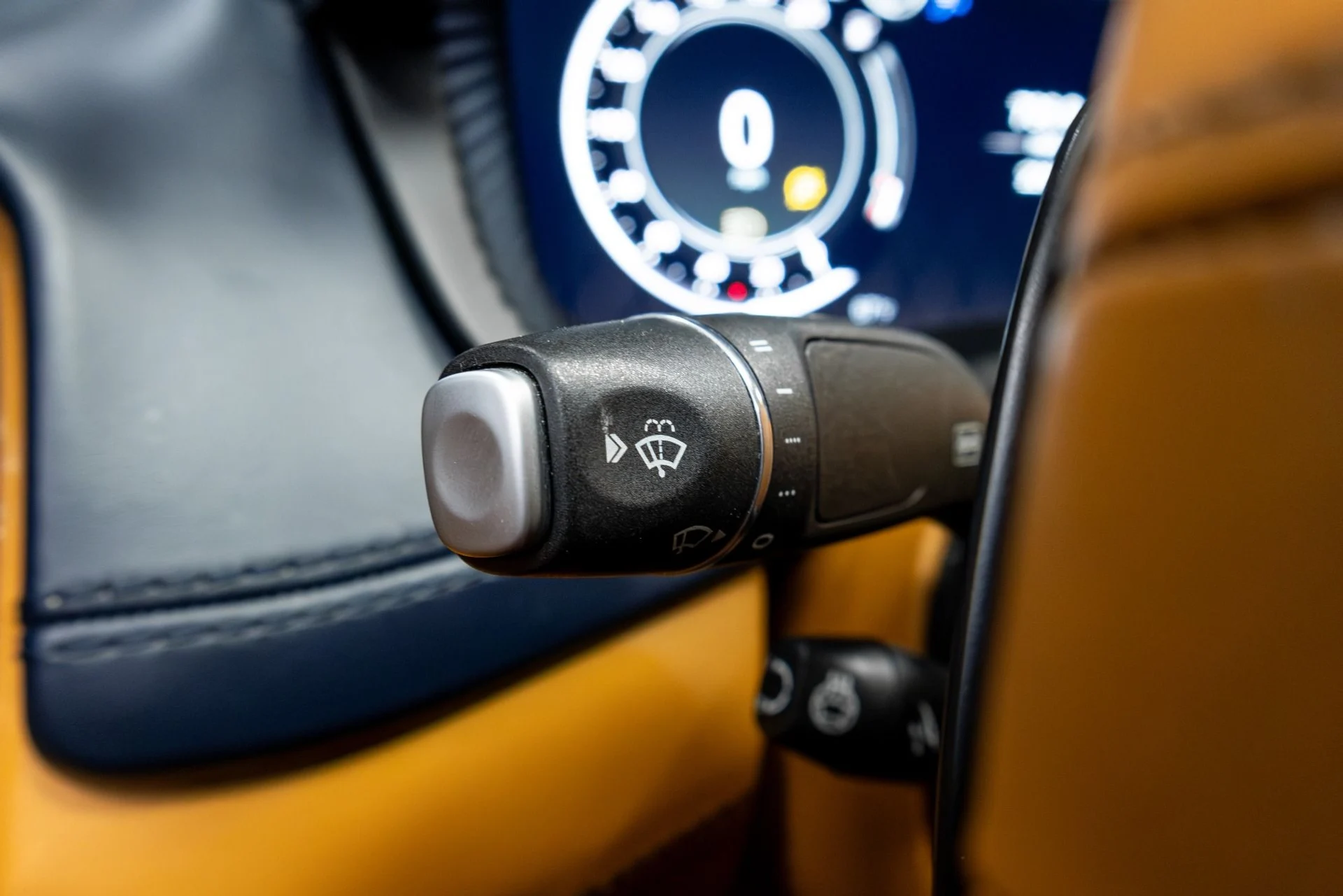 mph054_4018519123_Used_2021_Aston_Martin_DBX_1770088523_4f7f743e93