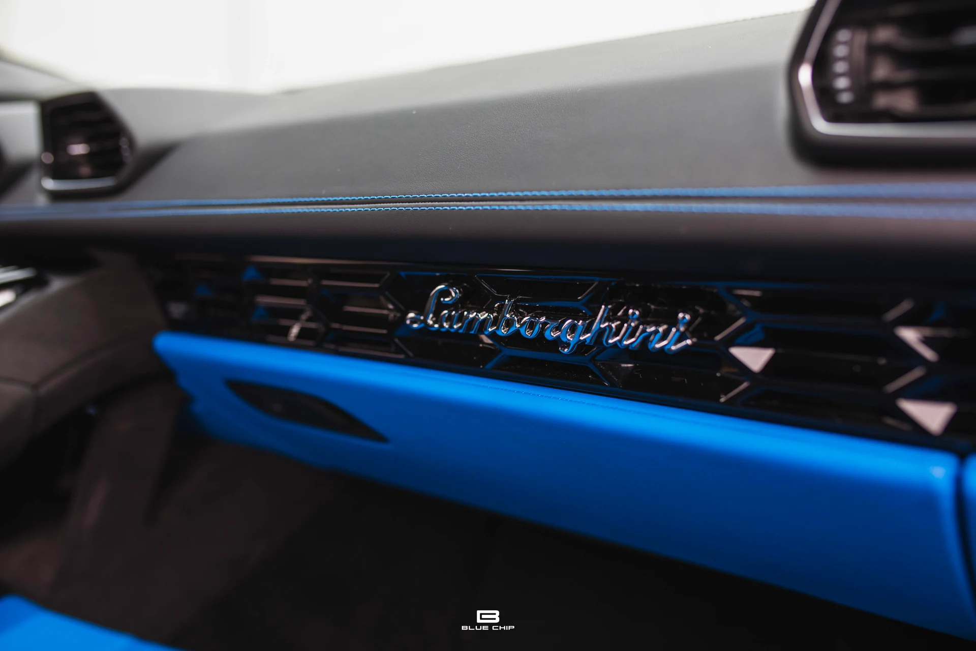 mph054_4051008852_69cefbc39053b96f44c3bdc2_93_A2982_a83311d8db