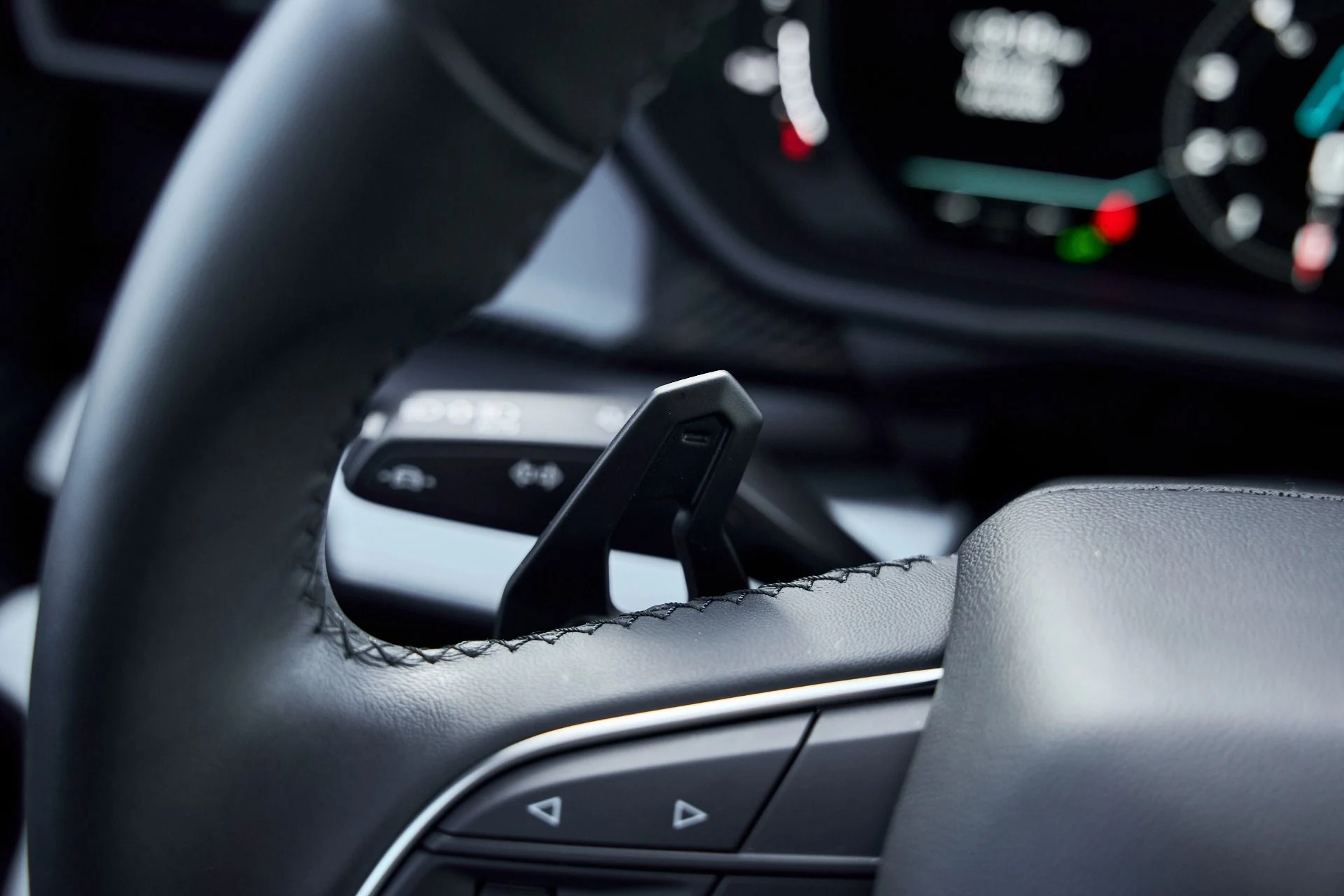 mph054_4065659746_Used_2025_Lamborghini_Urus_SE_1767720908_1a553bede9