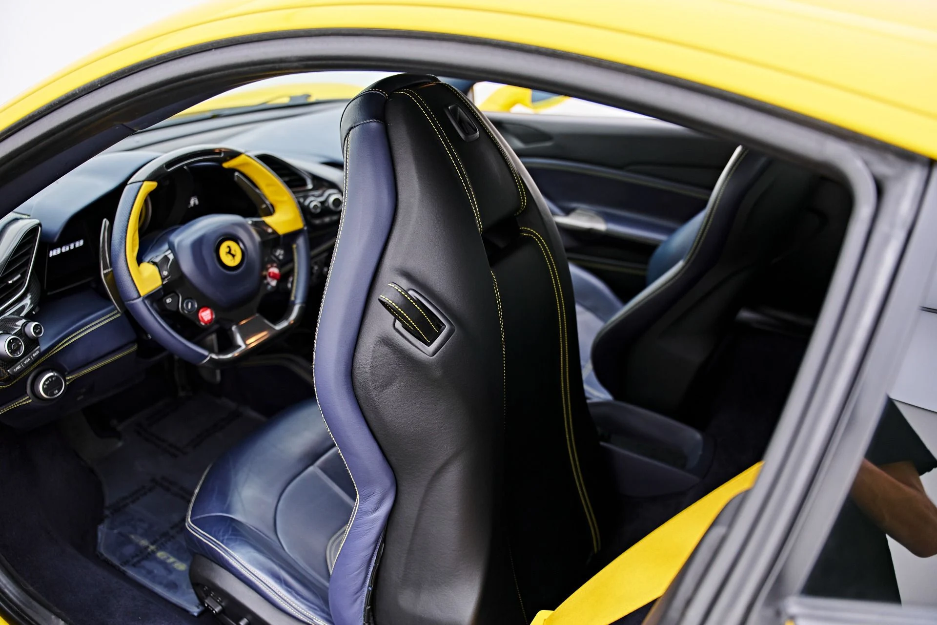 mph054_4069404491_Used_2017_Ferrari_488_GTB_Base_1791401237_2cef4a88f6