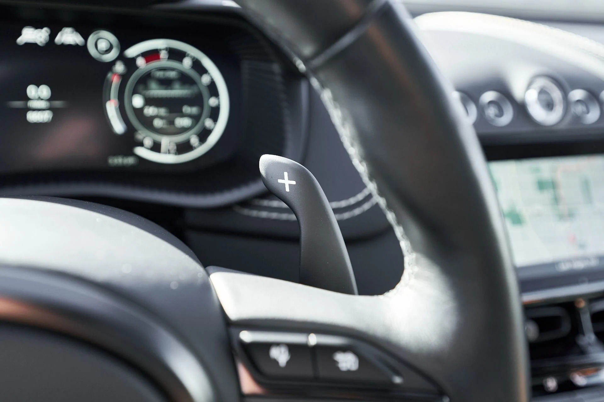 mph054_4071089502_Used_2023_Aston_Martin_DBX_707_1759982399_f9d7f62486