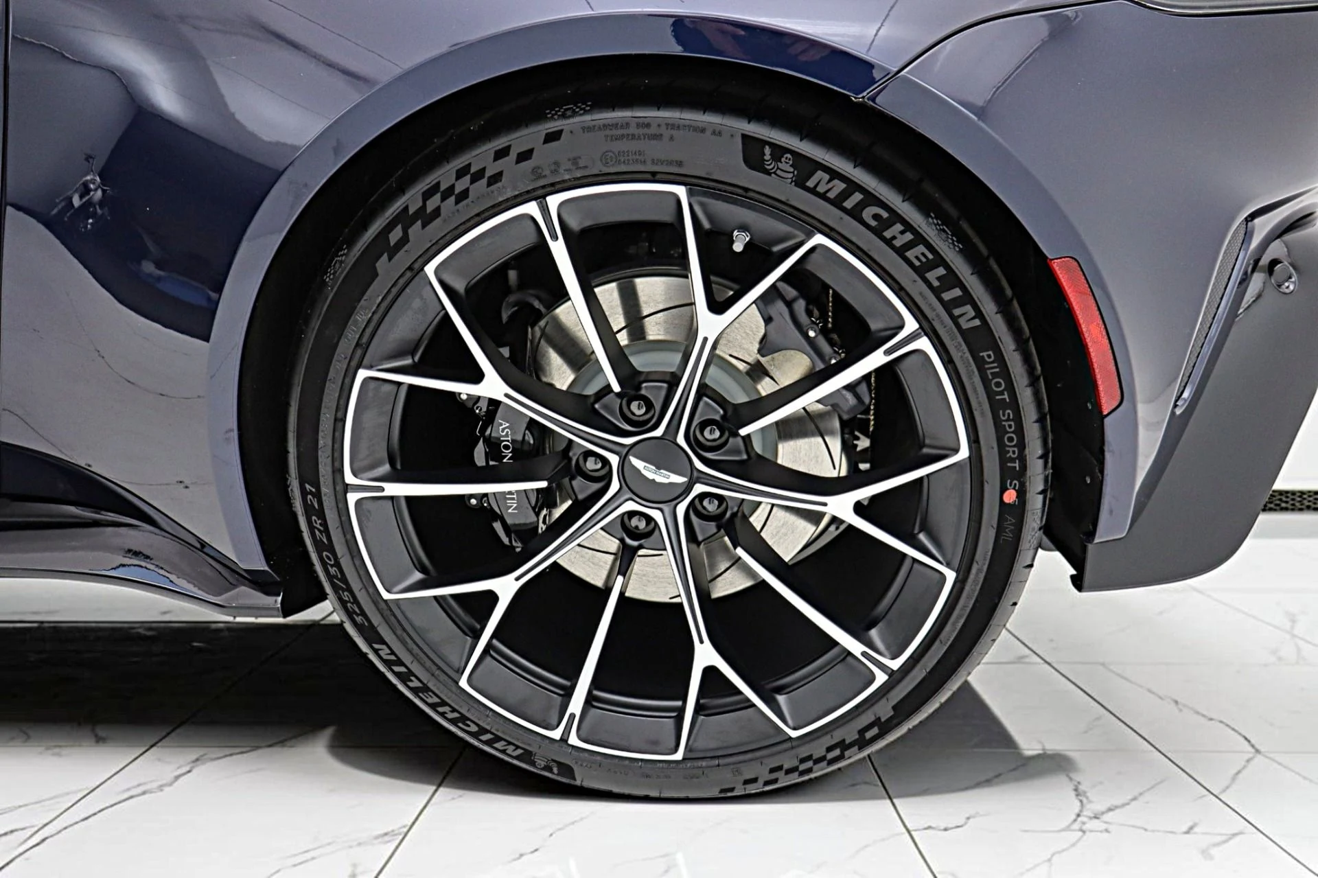 mph054_4087661402_New_2026_Aston_Martin_Vantage_S_Roadster_9ebde737ab
